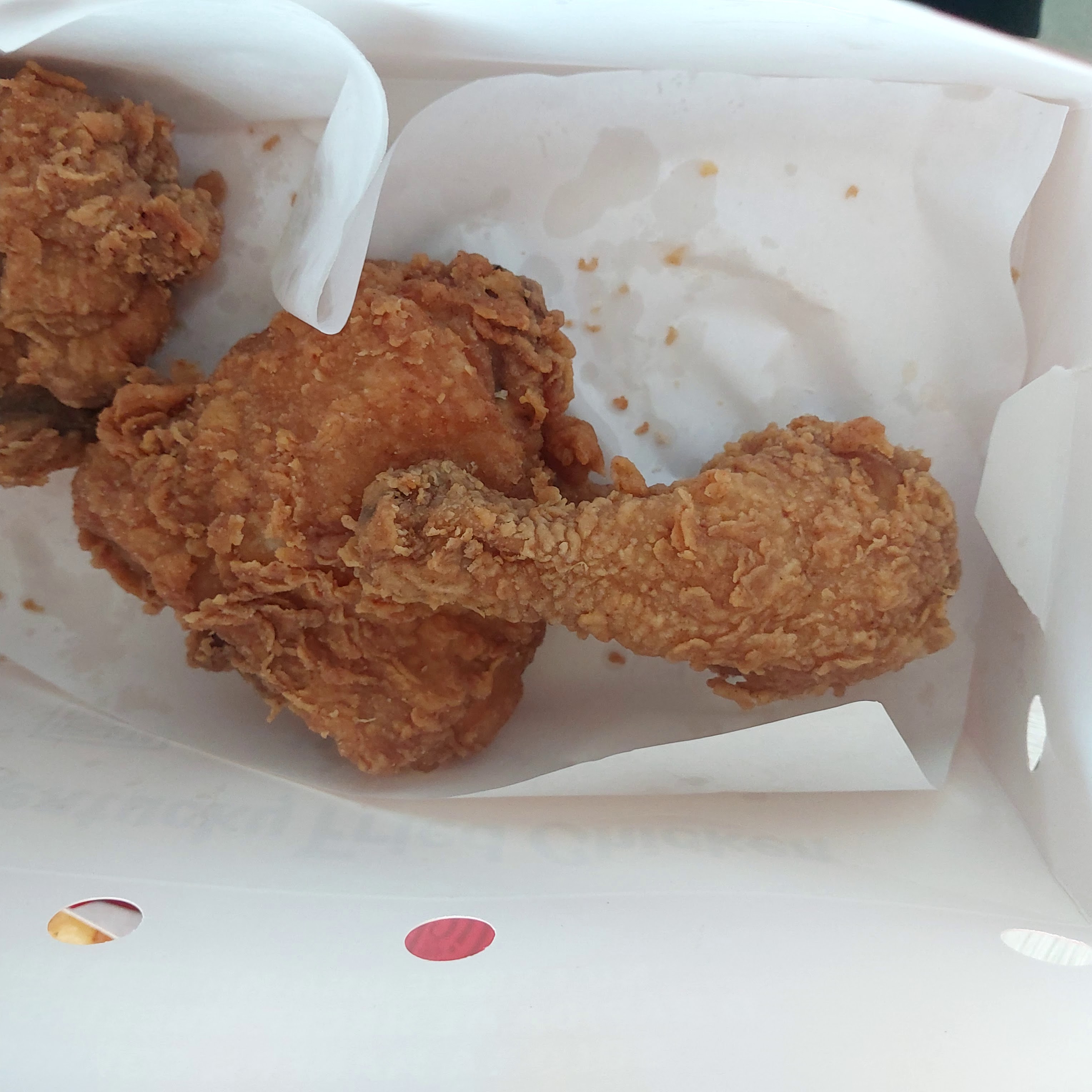 KFC Avenida Hidalgo Norte image 6