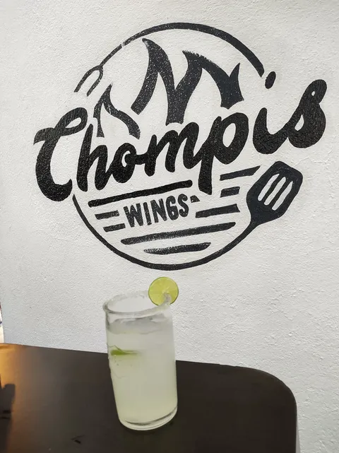 Chompis Wings image 5