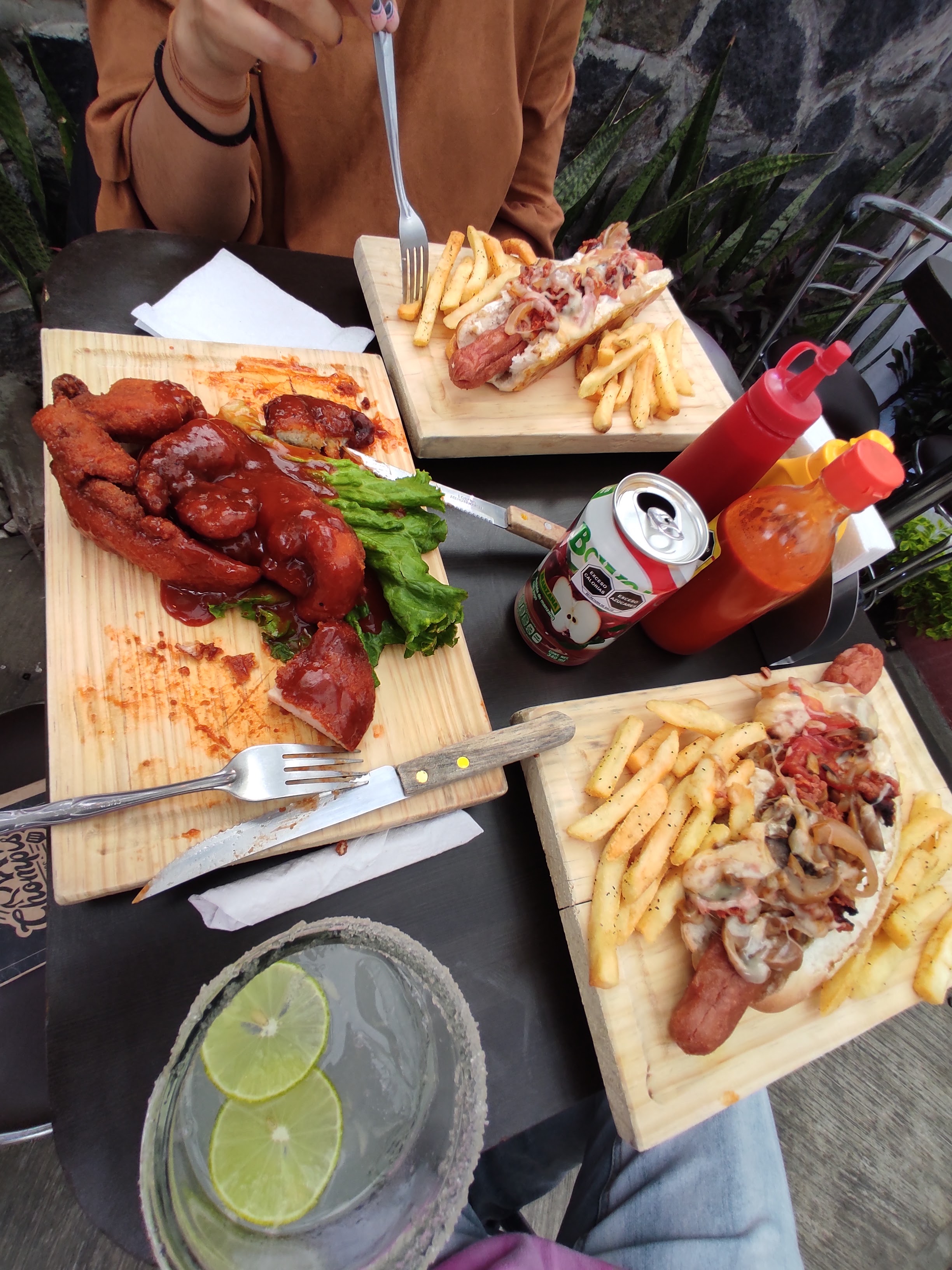 Chompis Wings image 7