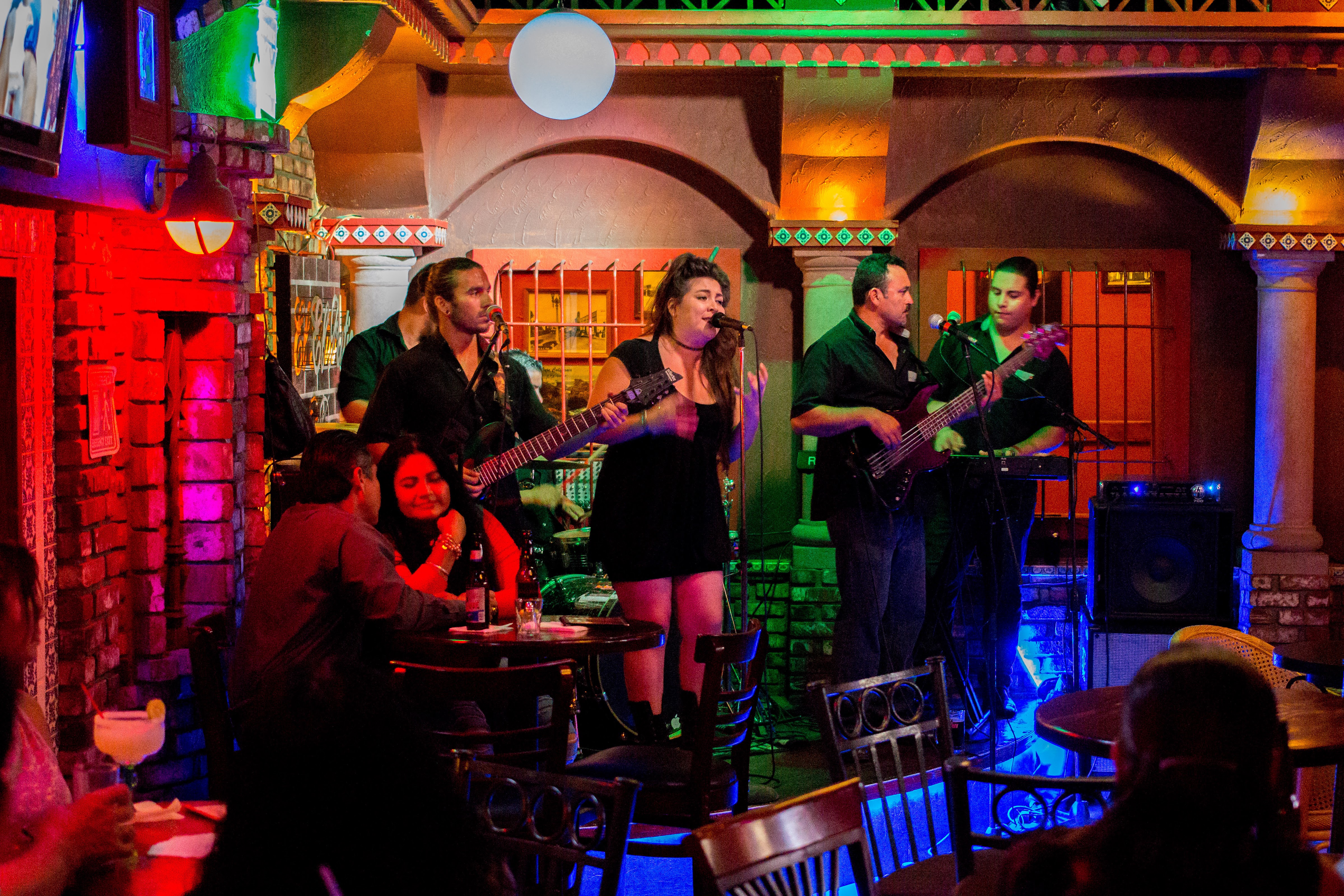 El Patio Ens - Restaurante Bar image 4