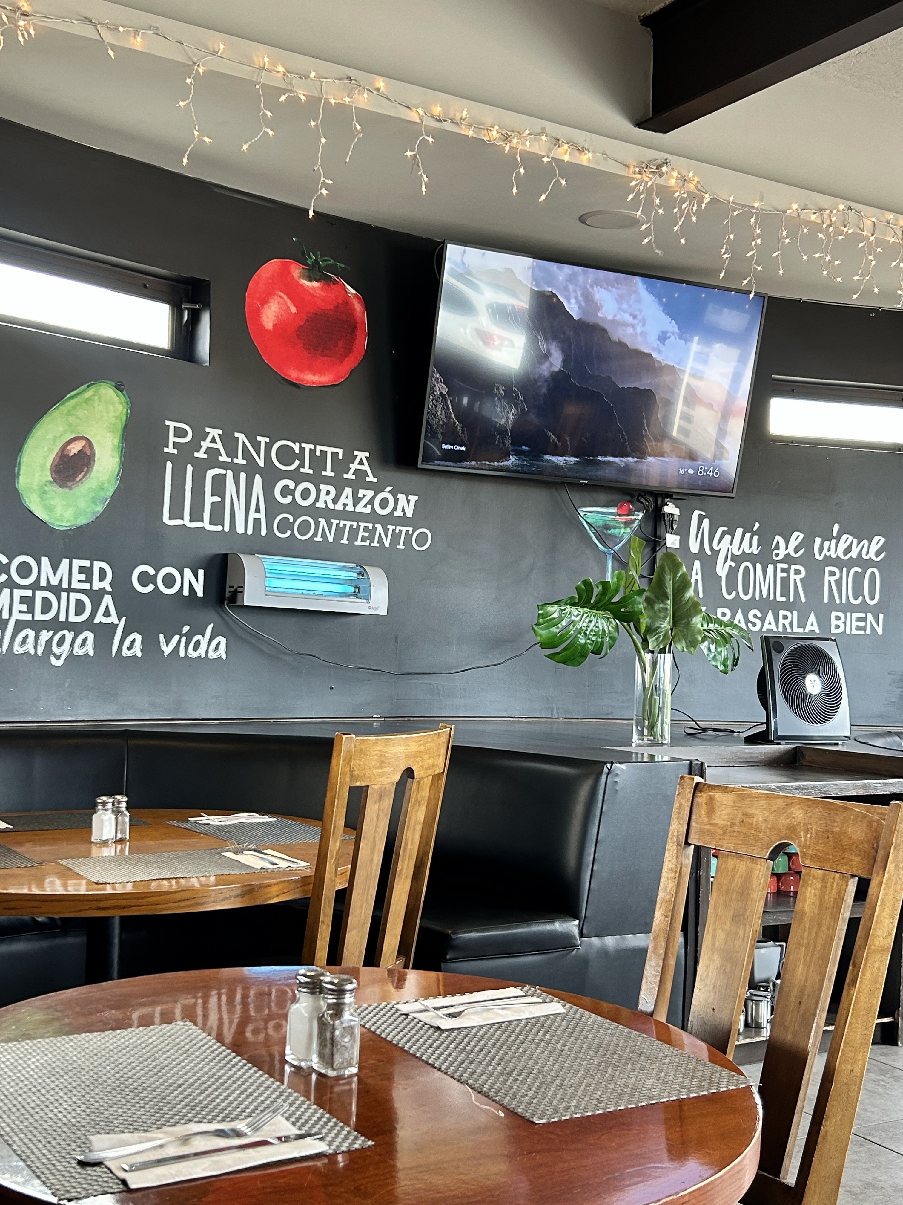 Santo Mitote Bistro Bar image 9