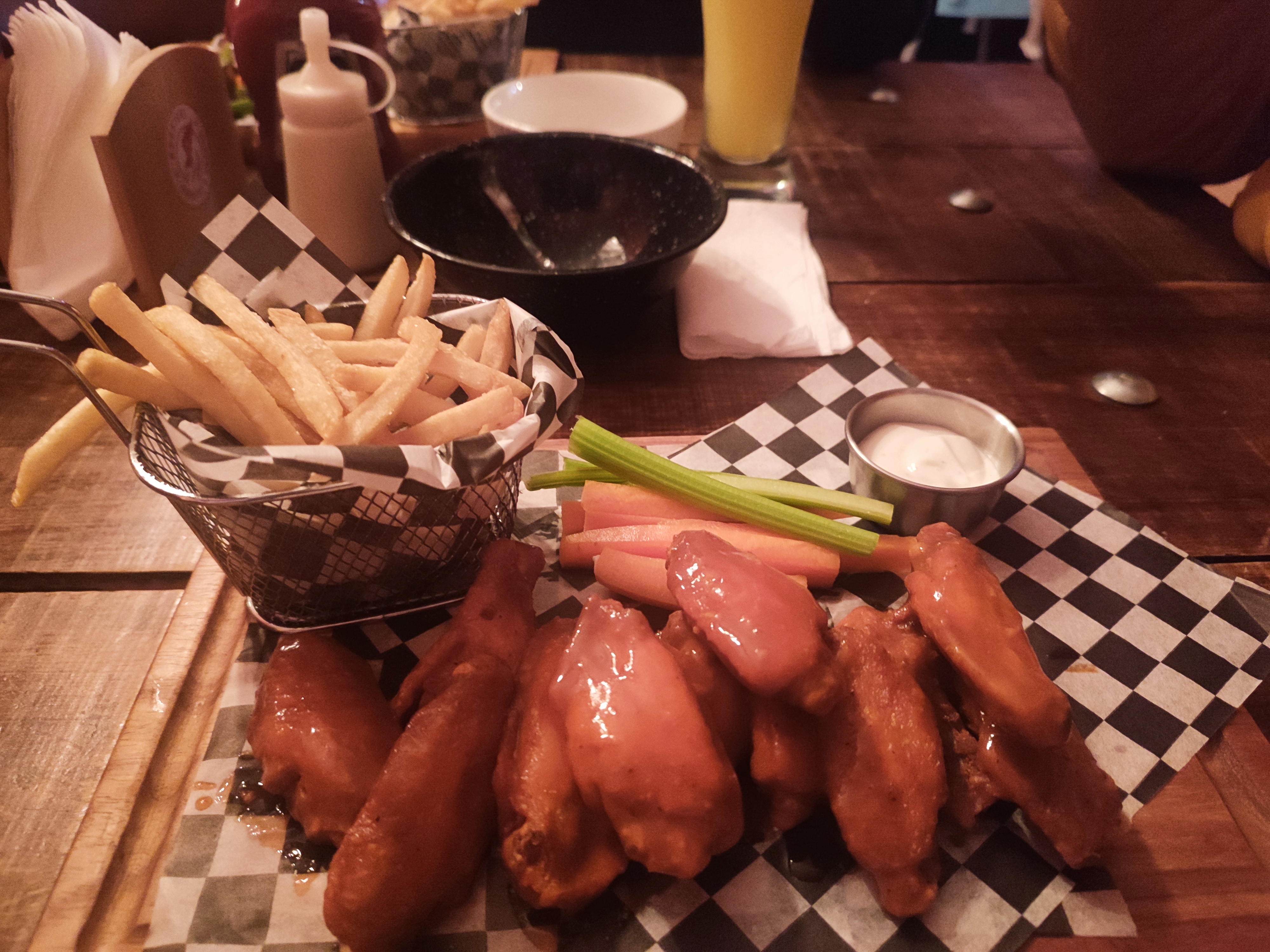 Roosters Burguers & snacks image 1