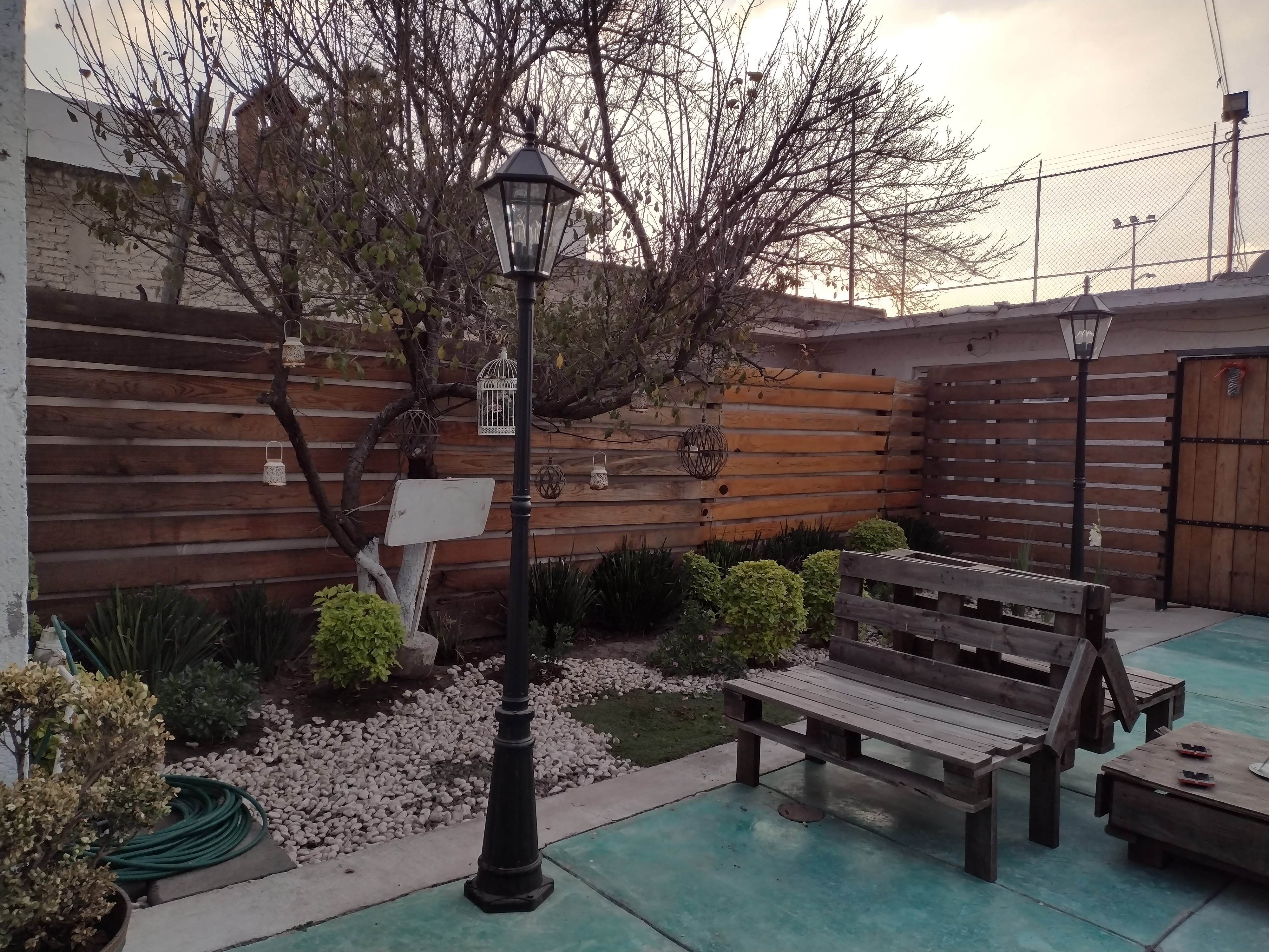 Las Margaritas Beer Garden image 4