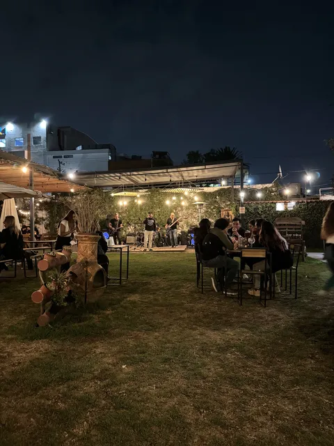Las Margaritas Beer Garden image 5