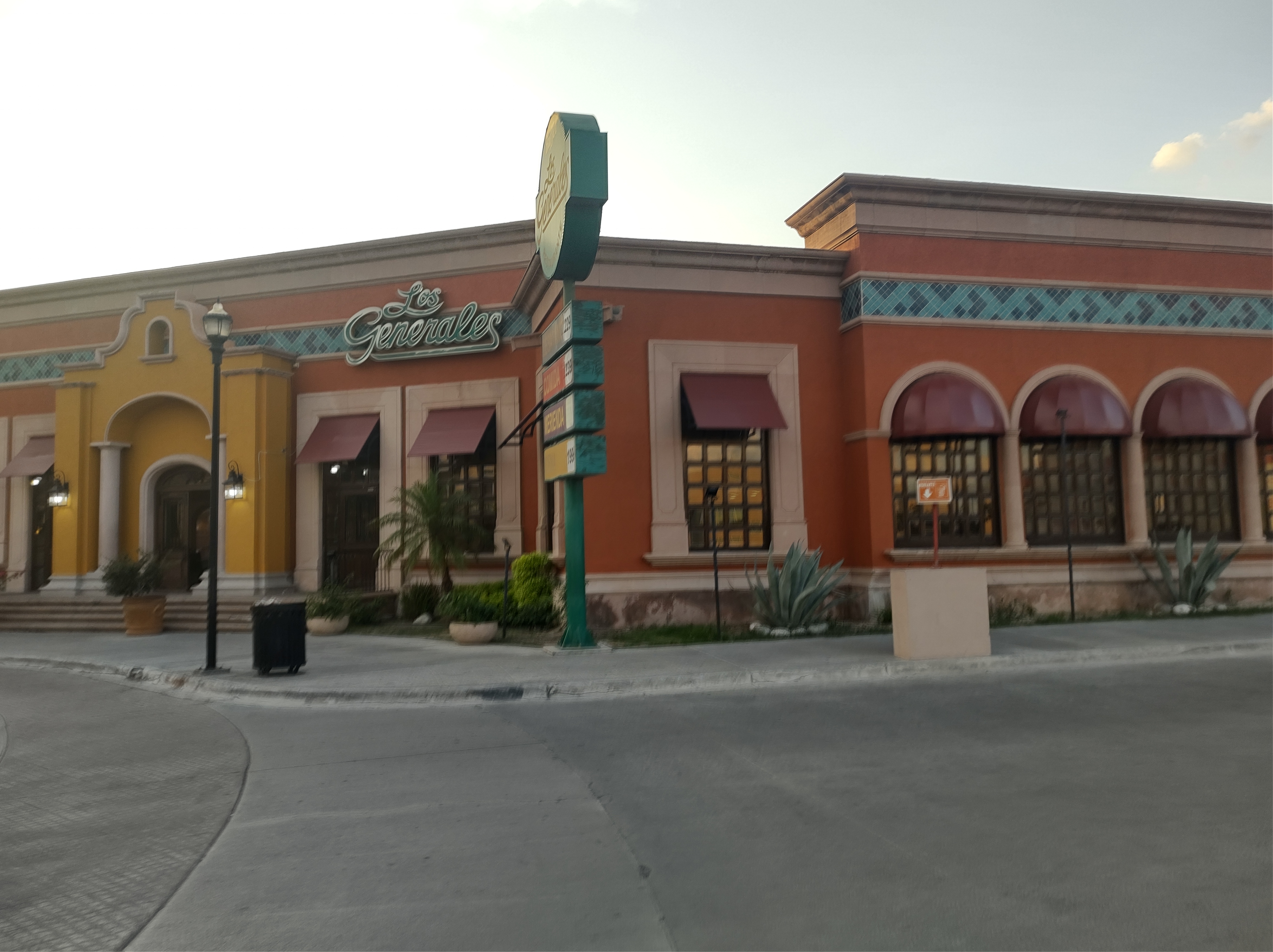 Los Generales Buffets Santa Catarina image 3