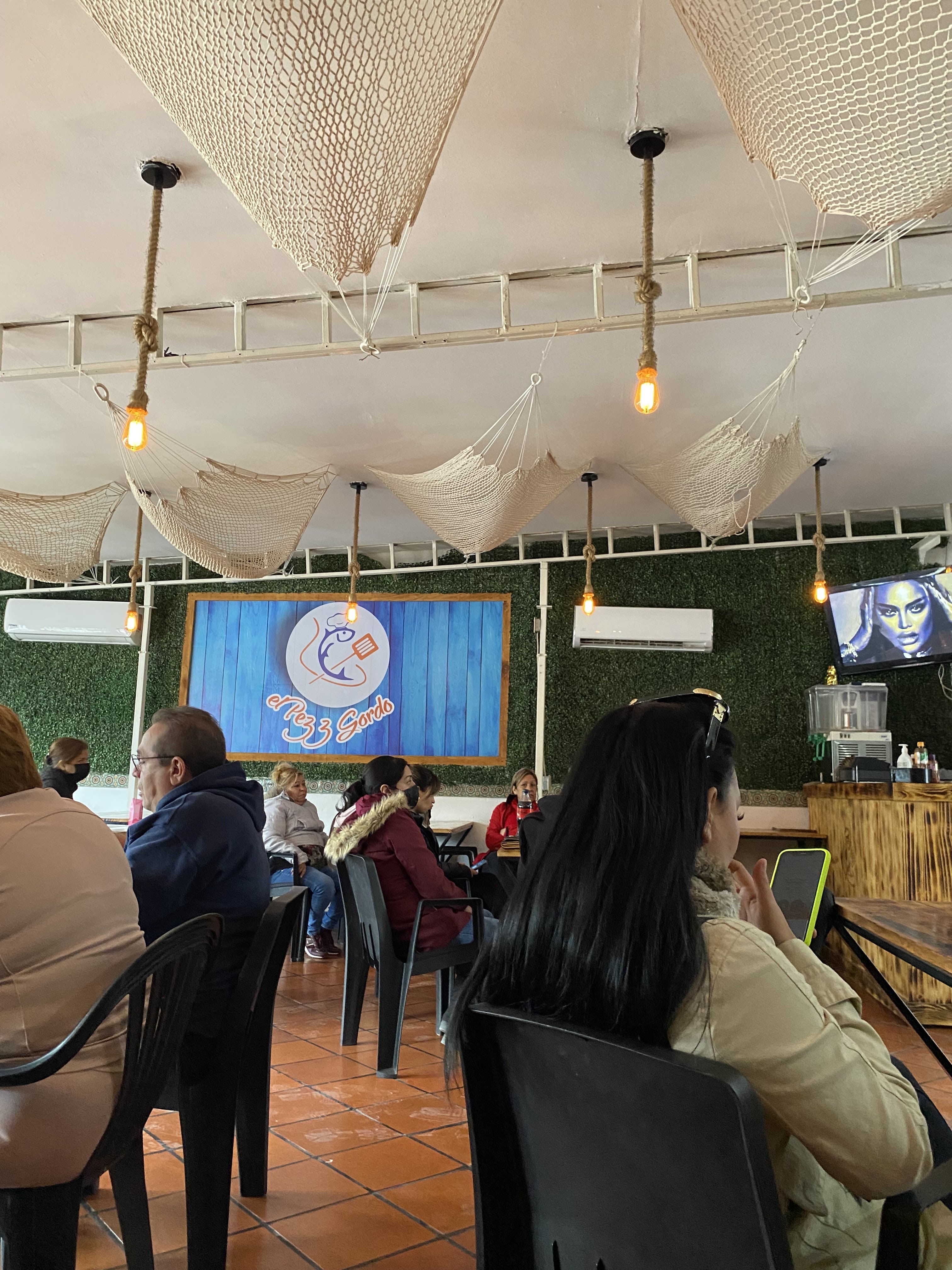 El Pez Gordo image 5