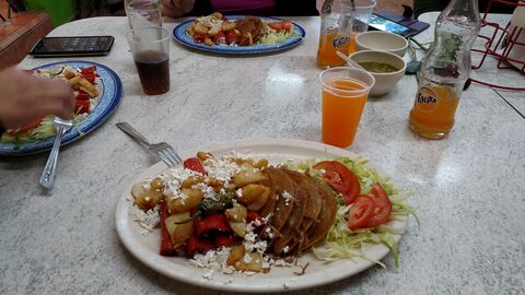 TAQUERIA Mi Jardin image 3