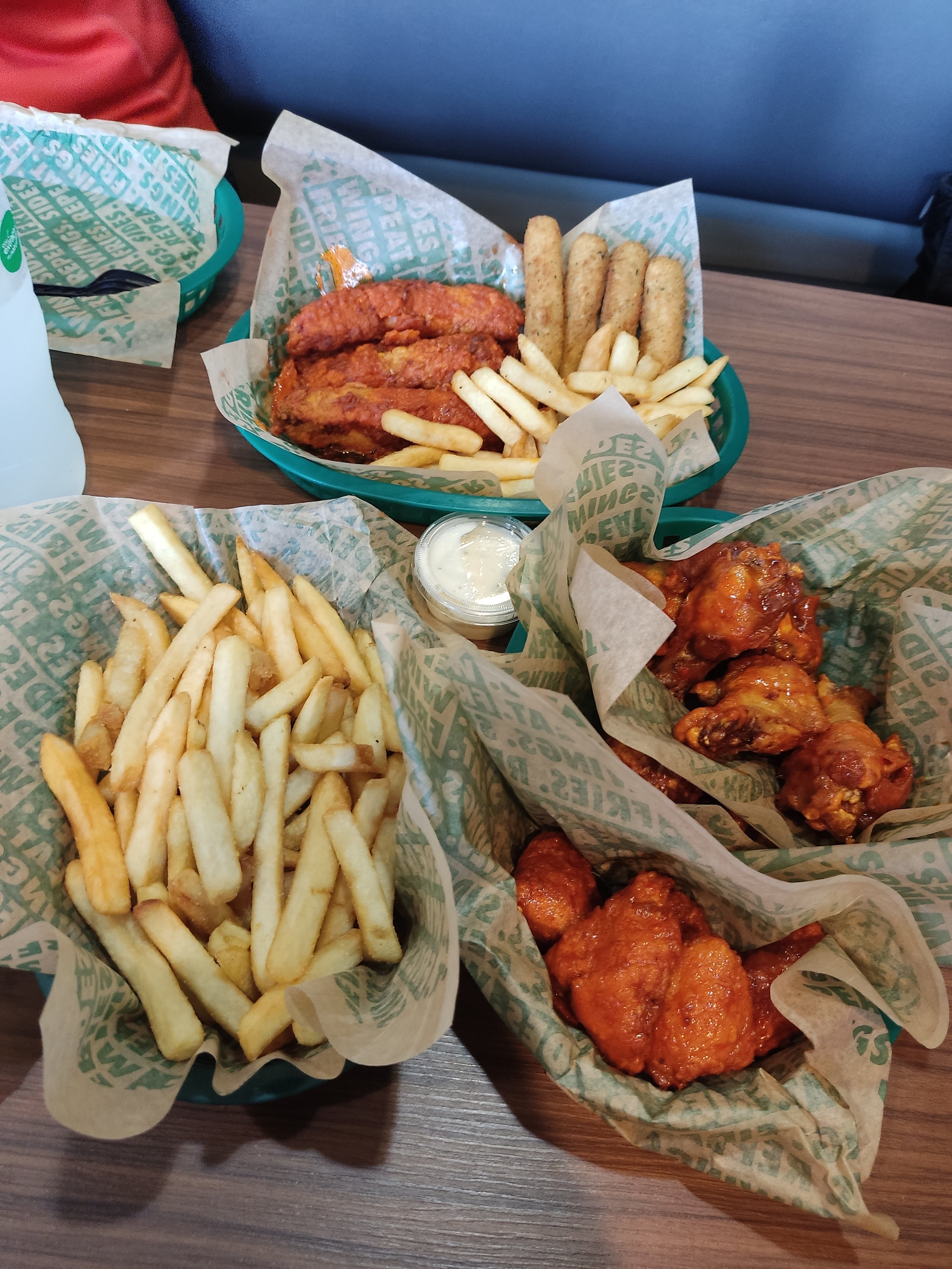 Wingstop Santa Catarina image 7