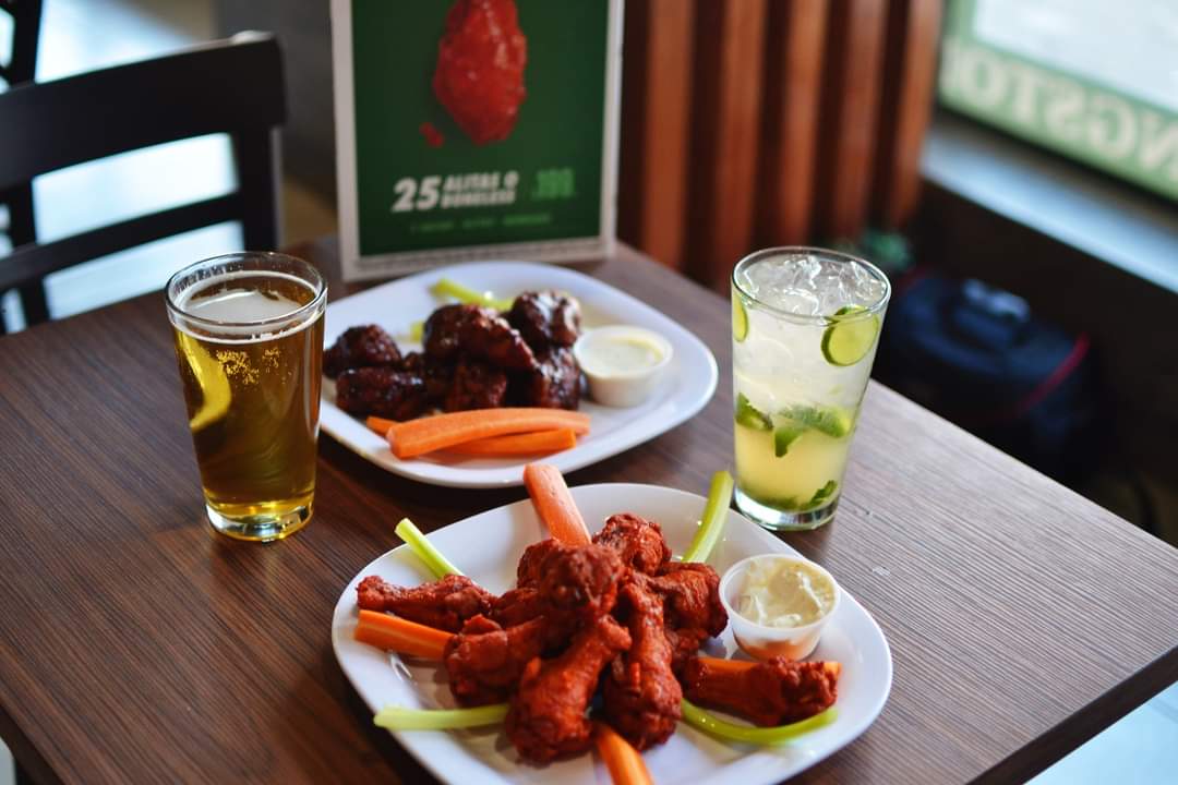 Wingstop Santa Catarina image 8