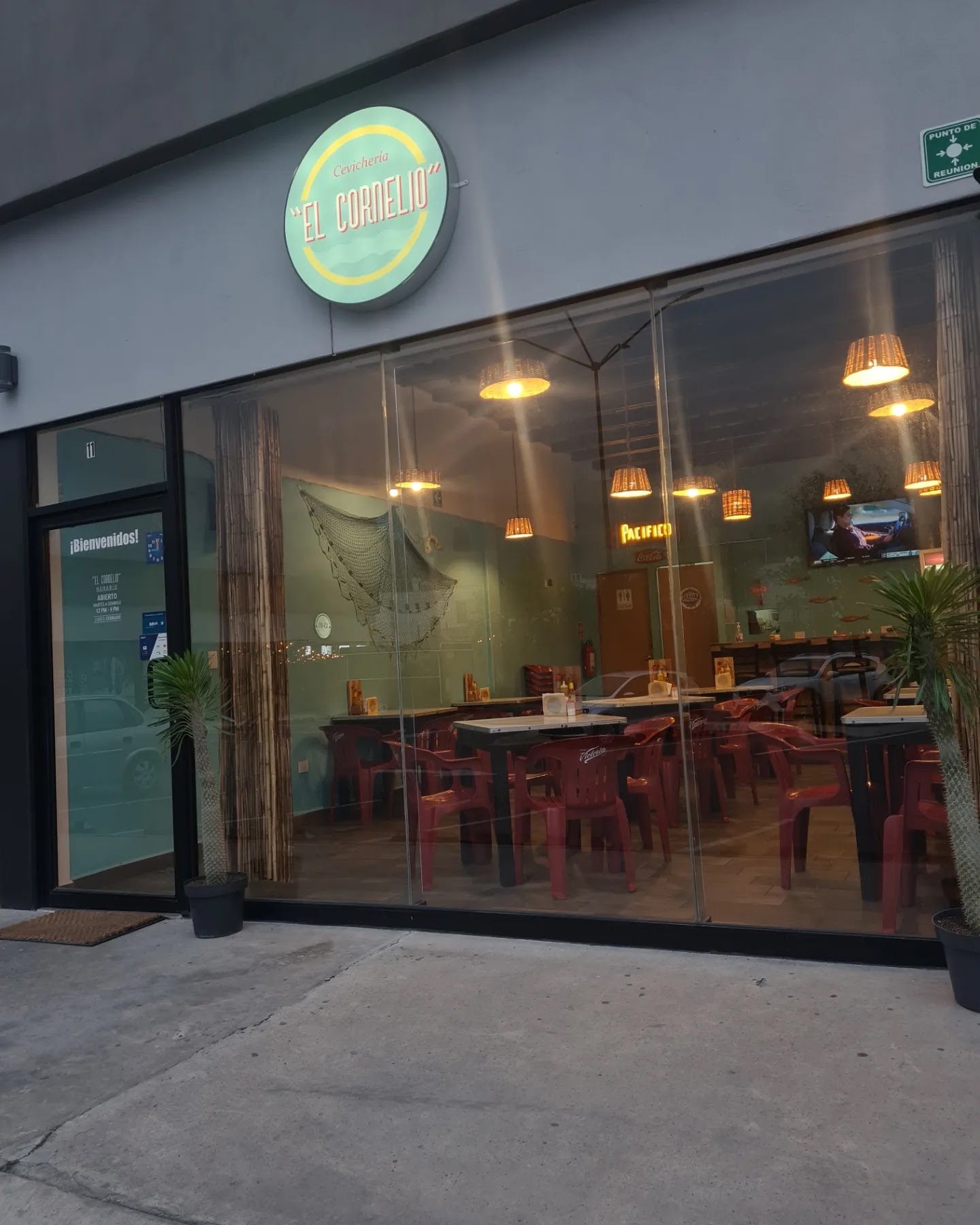 Cevichería El Cornelio image 10