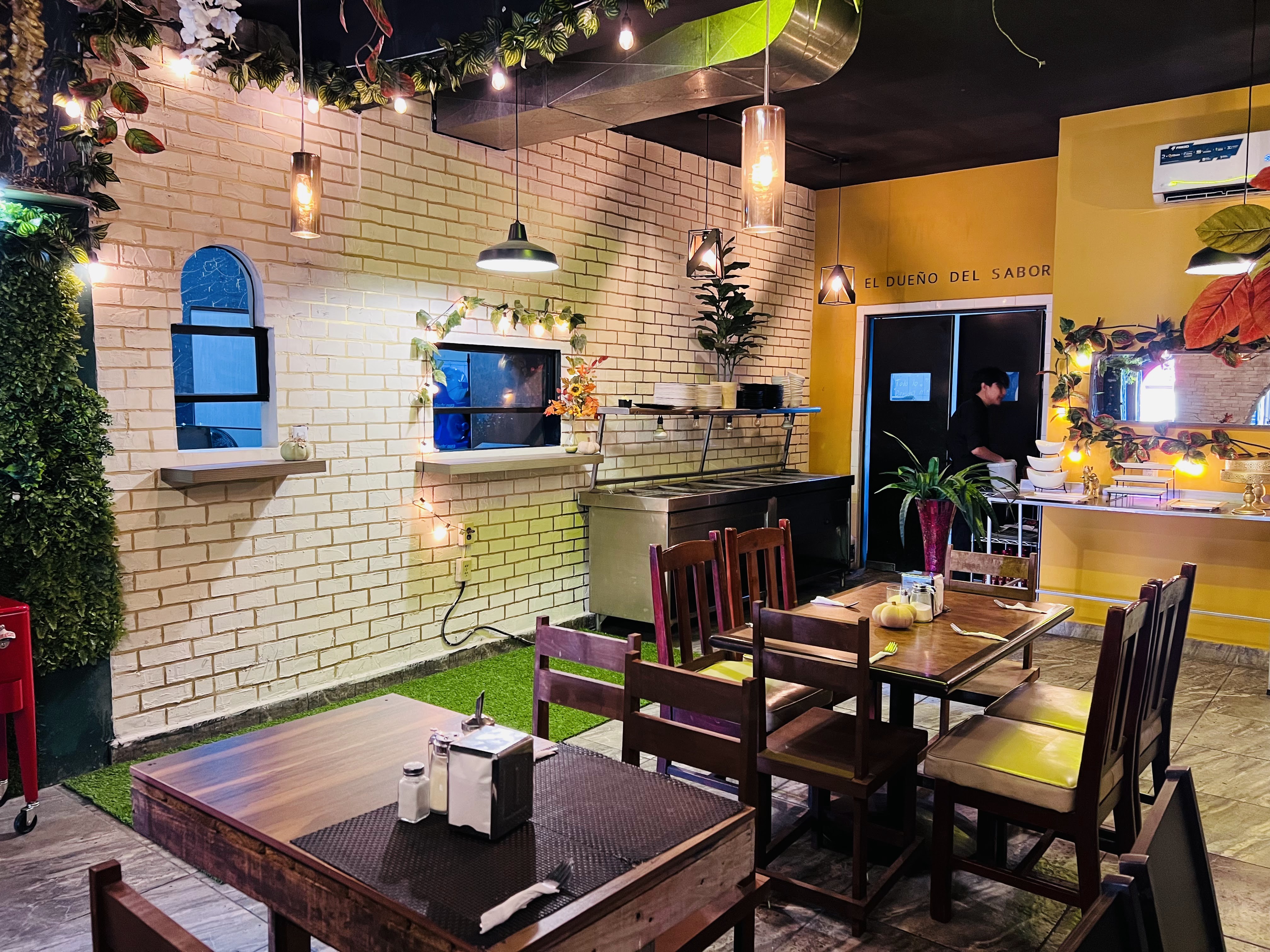 Restaurante y bufet Mr chilaquil image 7