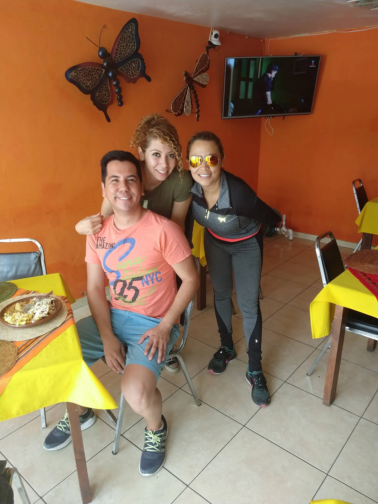 Los Machetes image 5