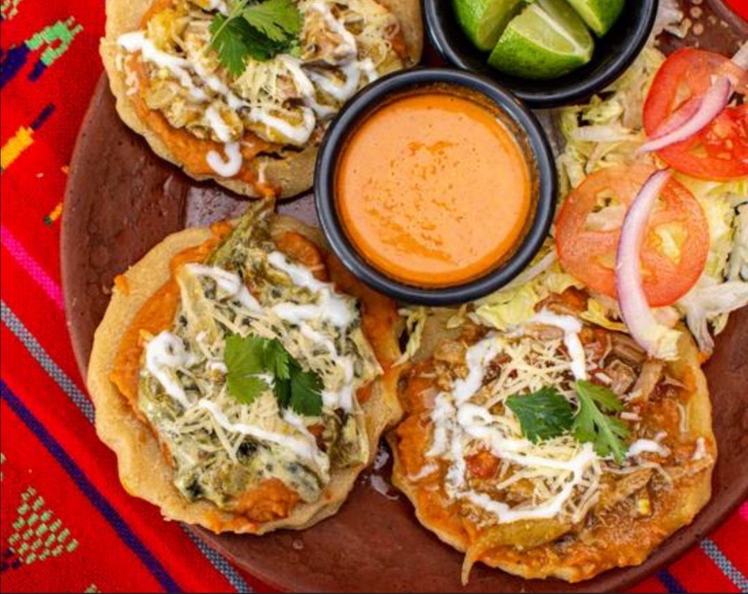 Los Machetes image 8