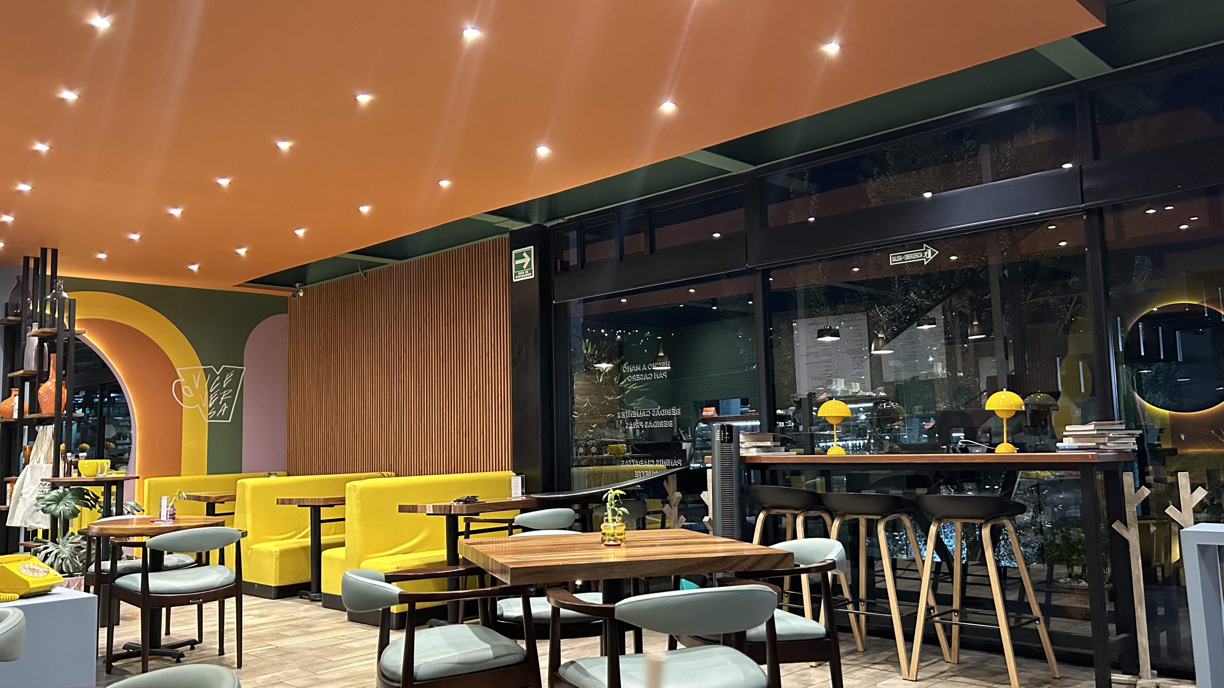 Viceversa Cafe image 1