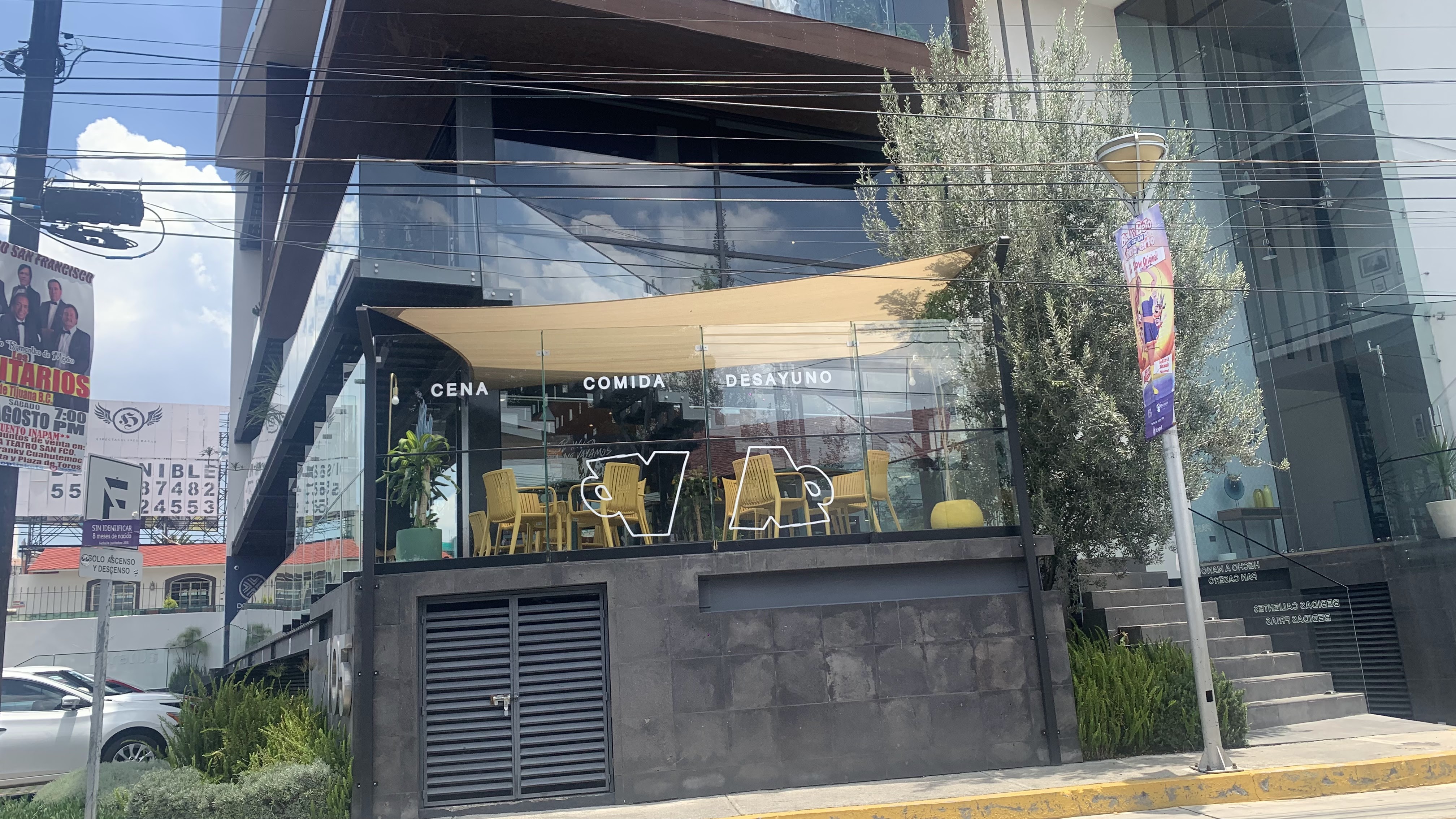 Viceversa Cafe image 9