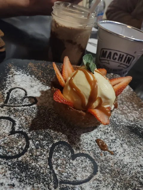 Machin Pizza & Bistro image 4