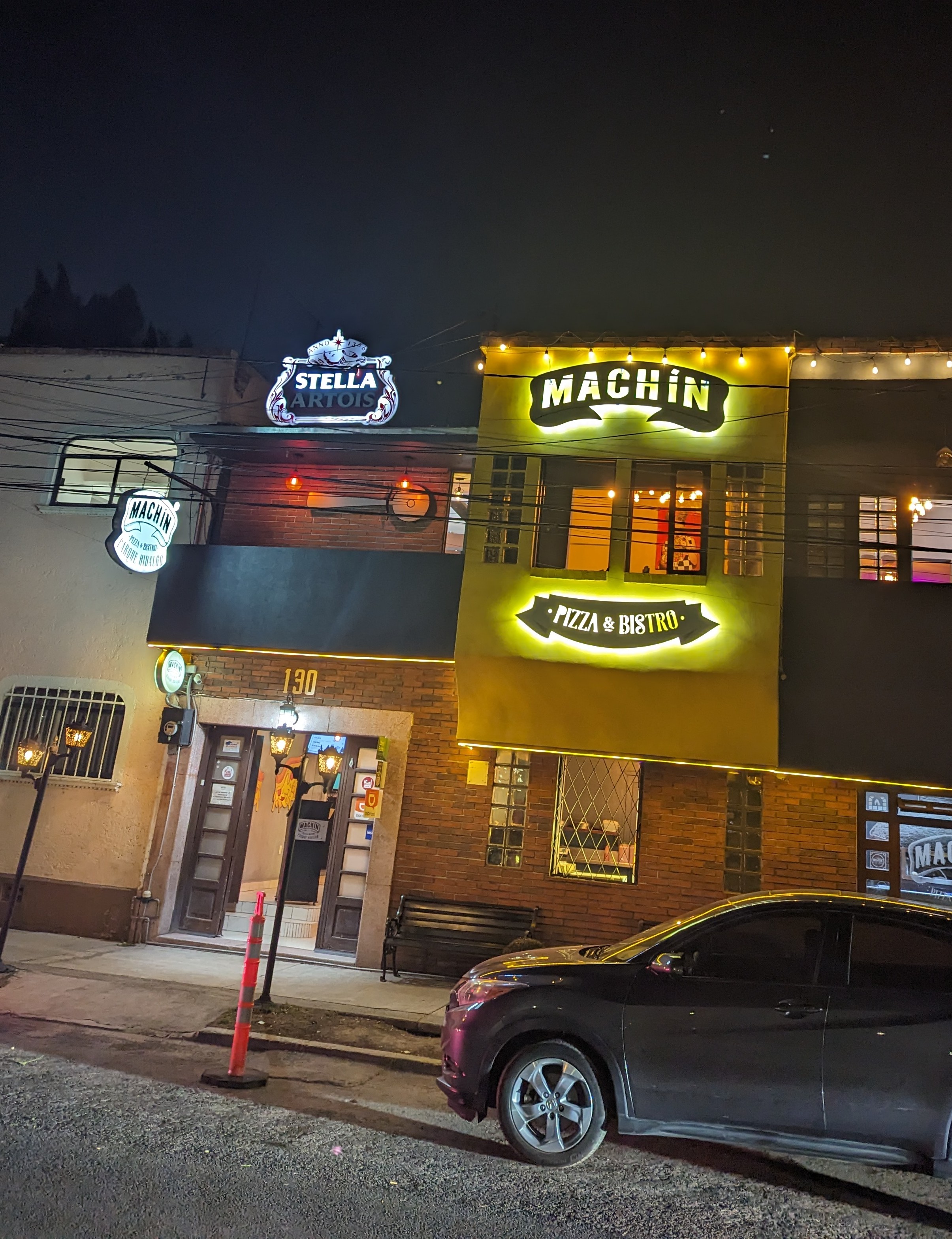 Machin Pizza & Bistro image 5