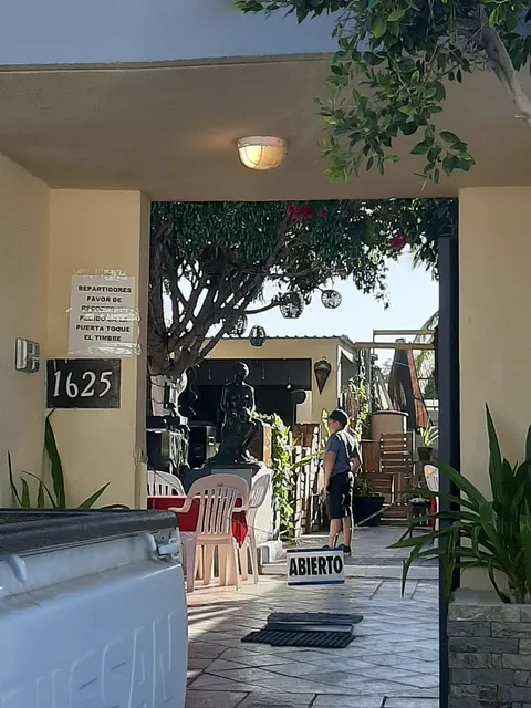 Las Papaz image 1