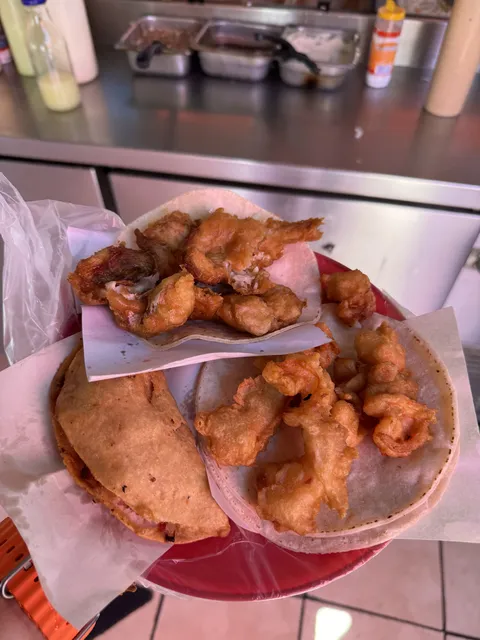 Tacos De Pescado El Estadio image 4