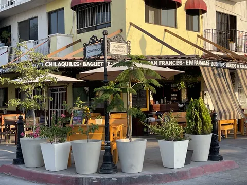 El Azteca image 3