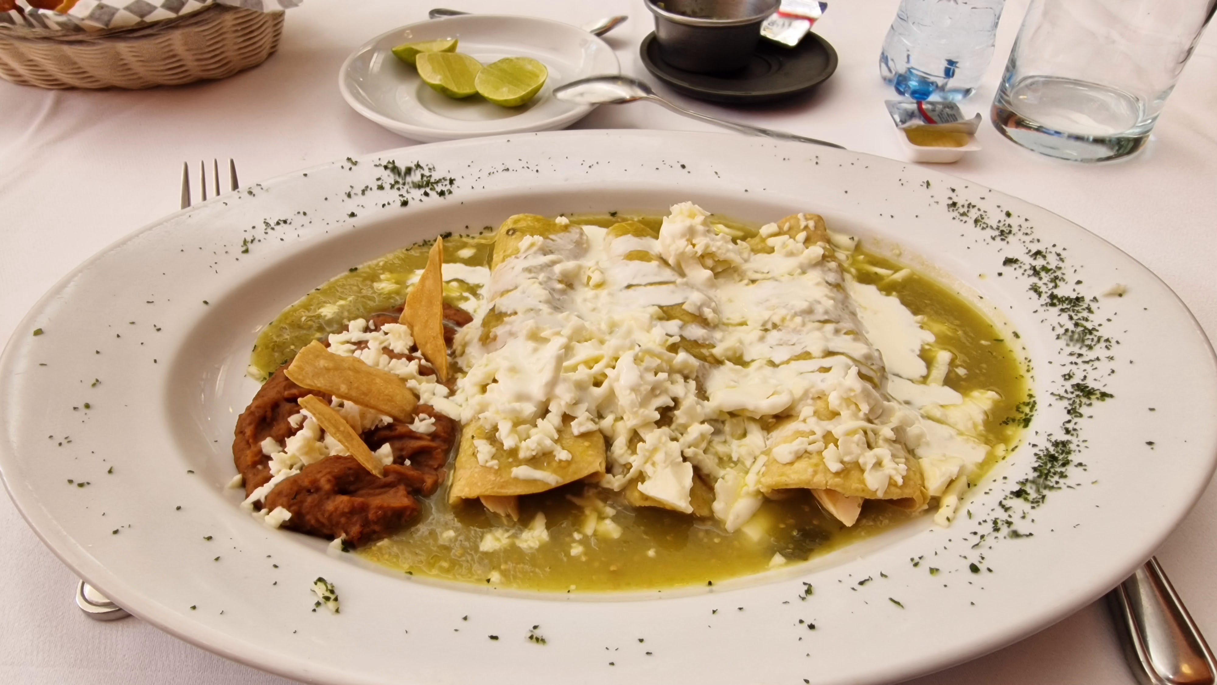 Los Canarios image 2