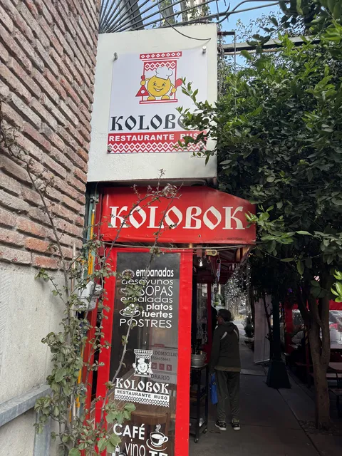Kolobok Nápoles Restaurante Ruso image 6