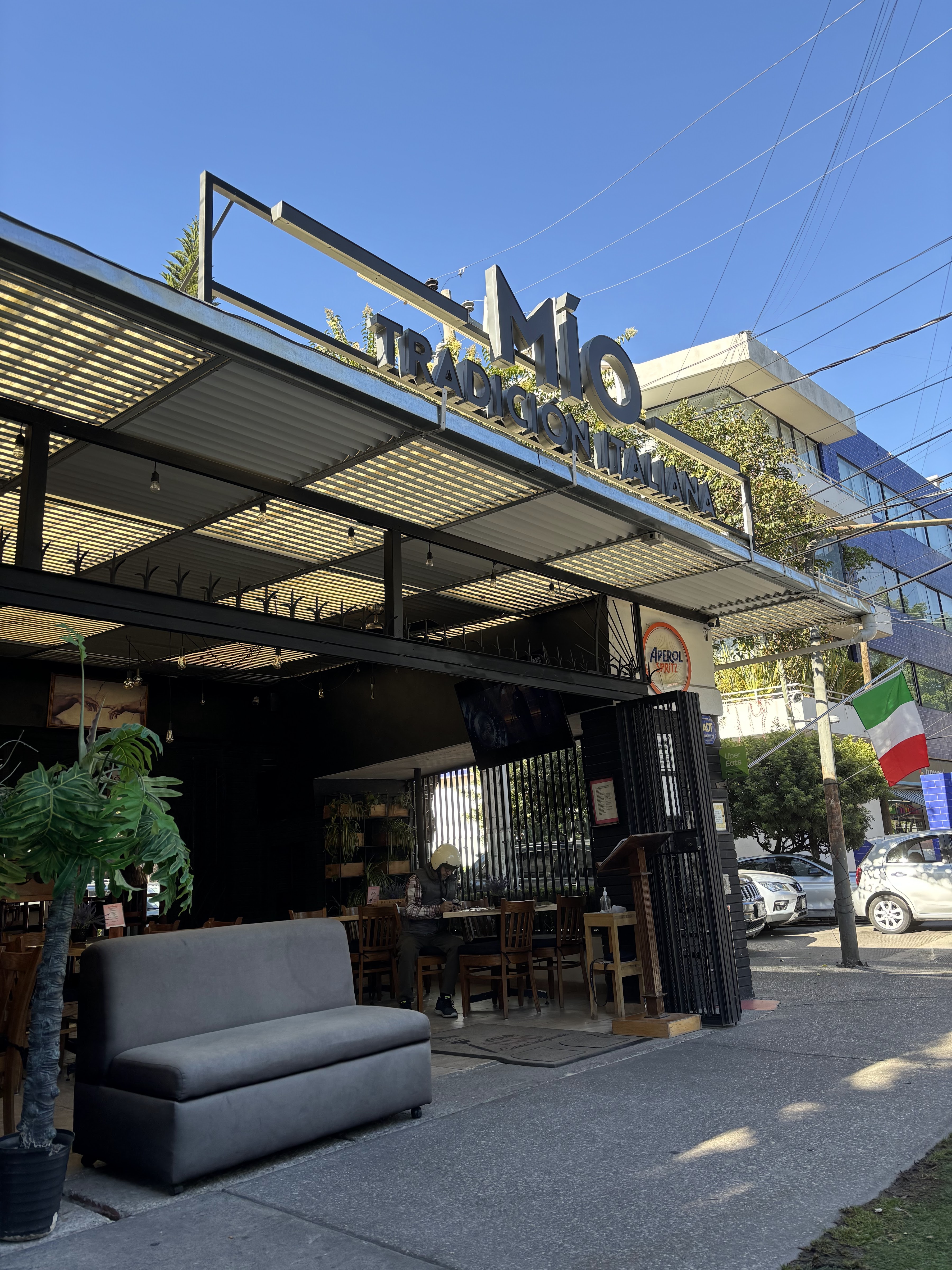 Mío Restaurante image 4