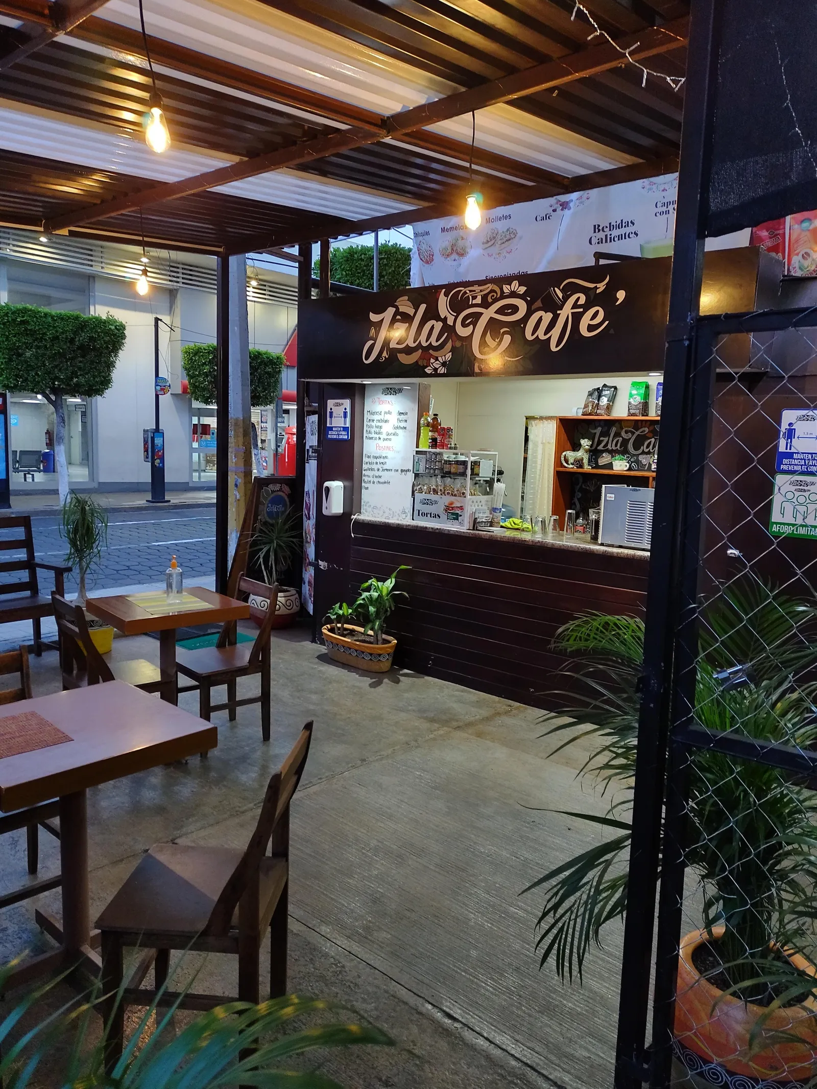 IZLACAFE image 6