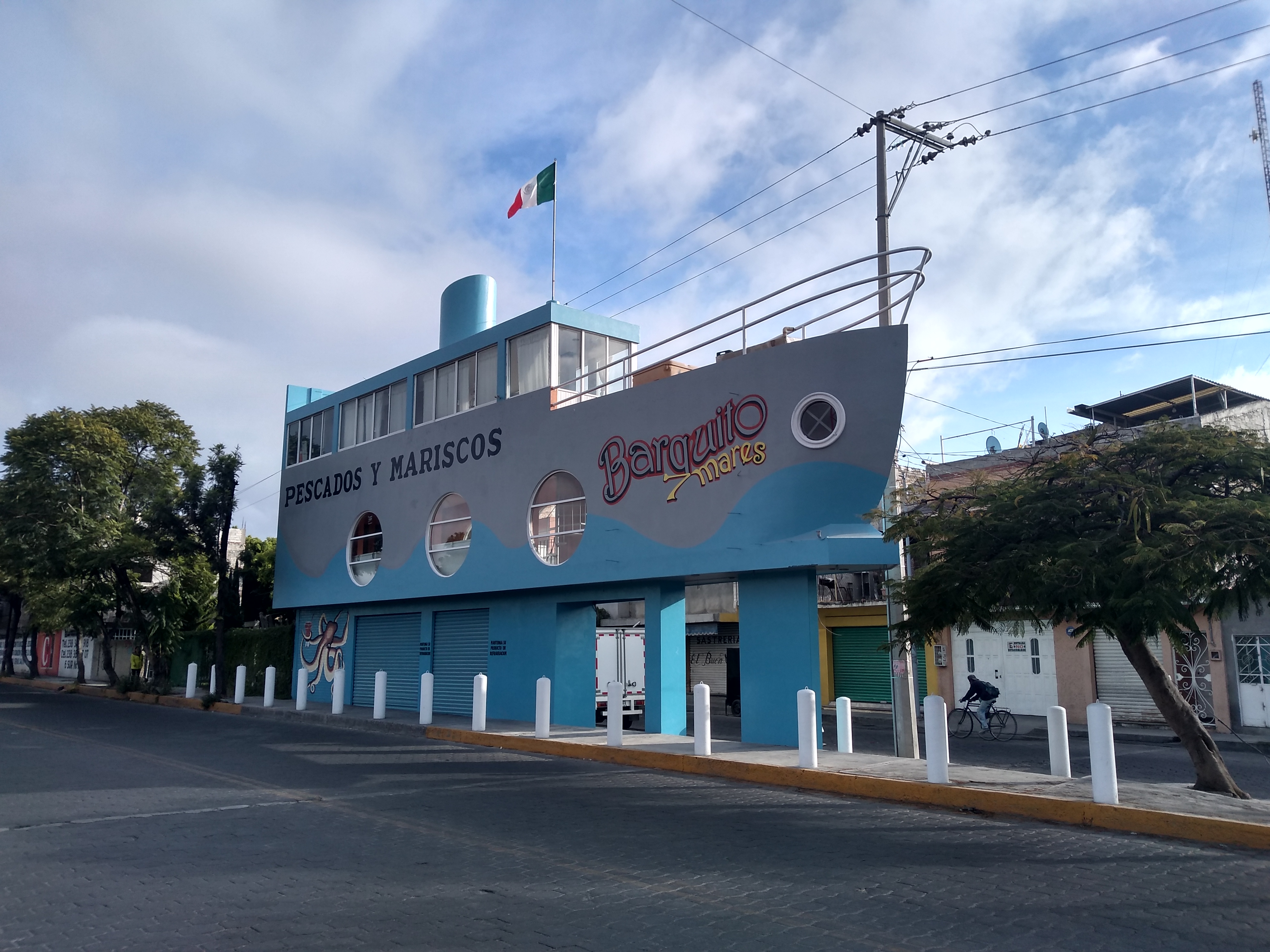 Pescaderia El Barquito 7 Mares image 4