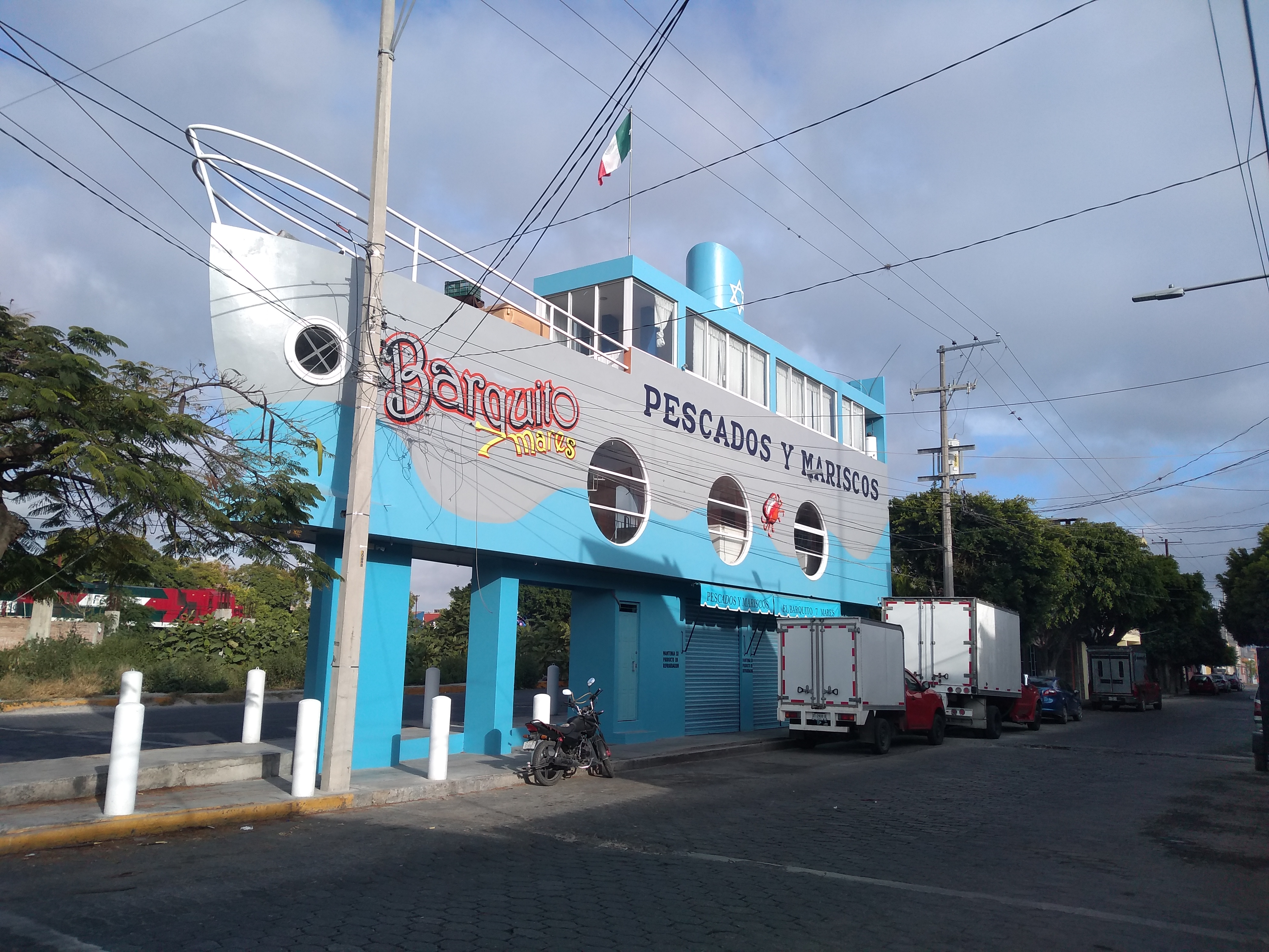 Pescaderia El Barquito 7 Mares image 5