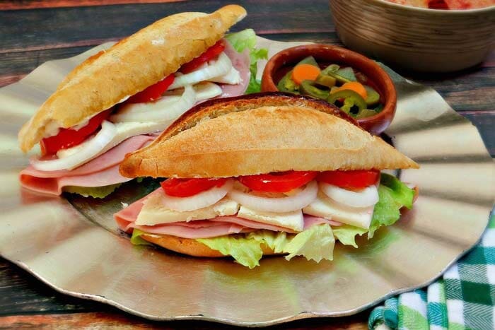 El Jitomate Romántico Tortas image 1