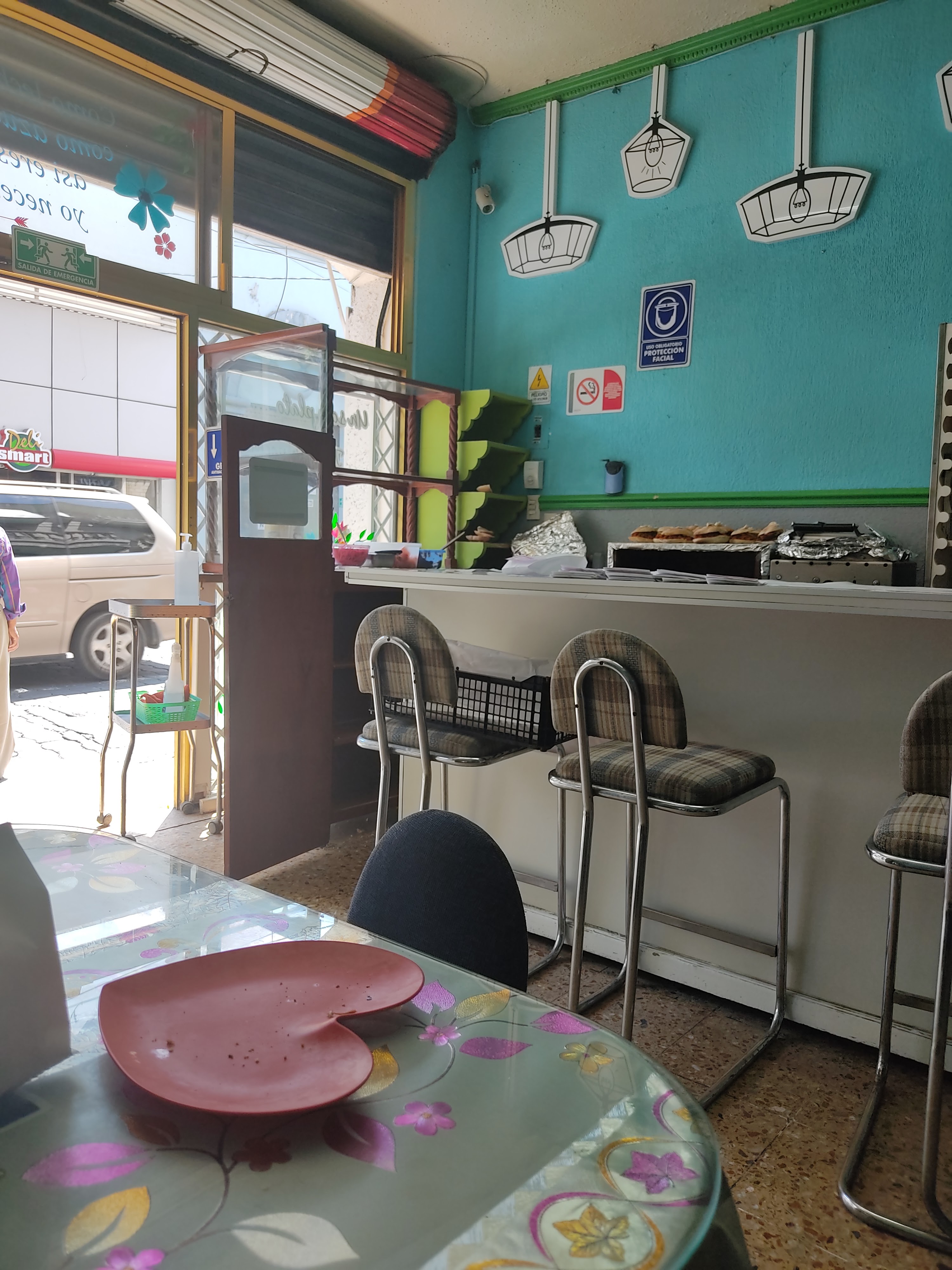 El Jitomate Romántico Tortas image 8