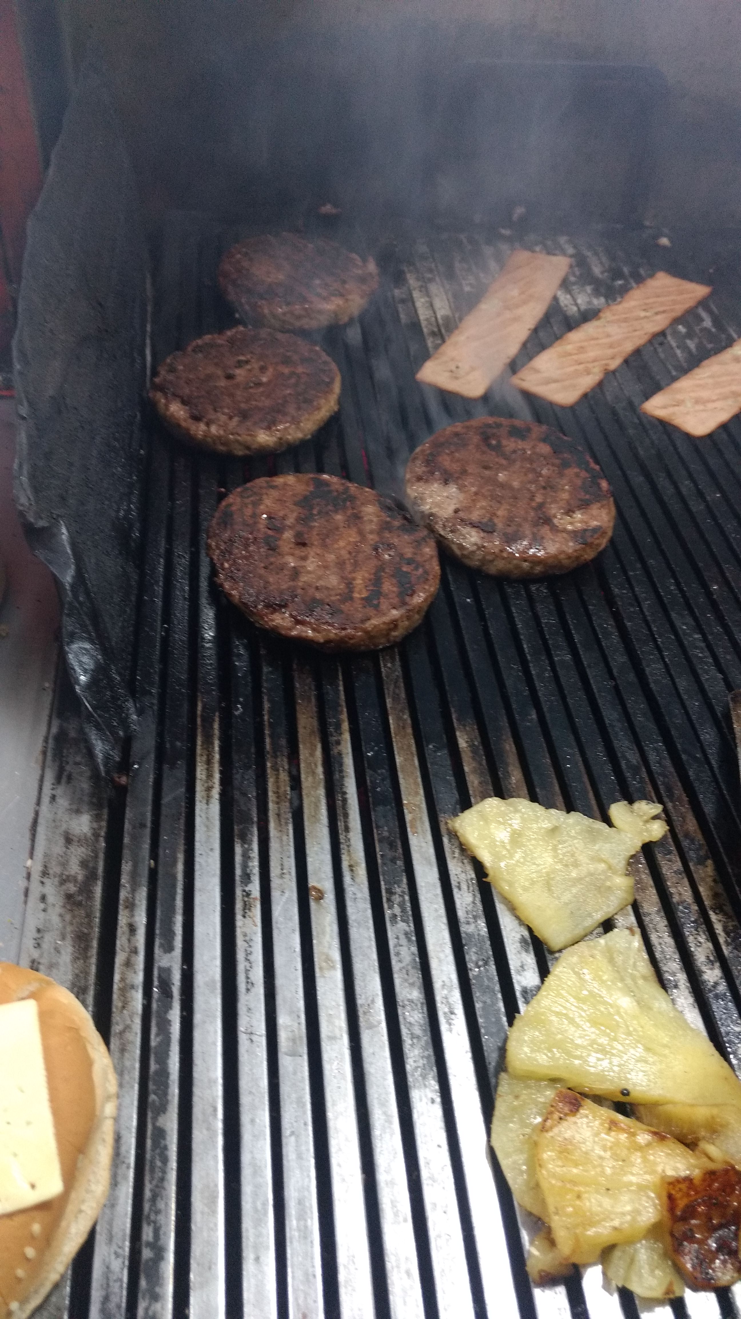 Hamburguesas al Carbón image 3