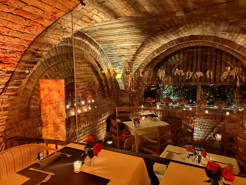 Maralunga Pizza Grill & Bar image 3