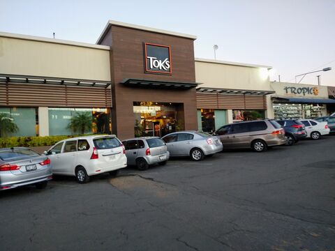 Toks Plaza San Jerónimo image 1