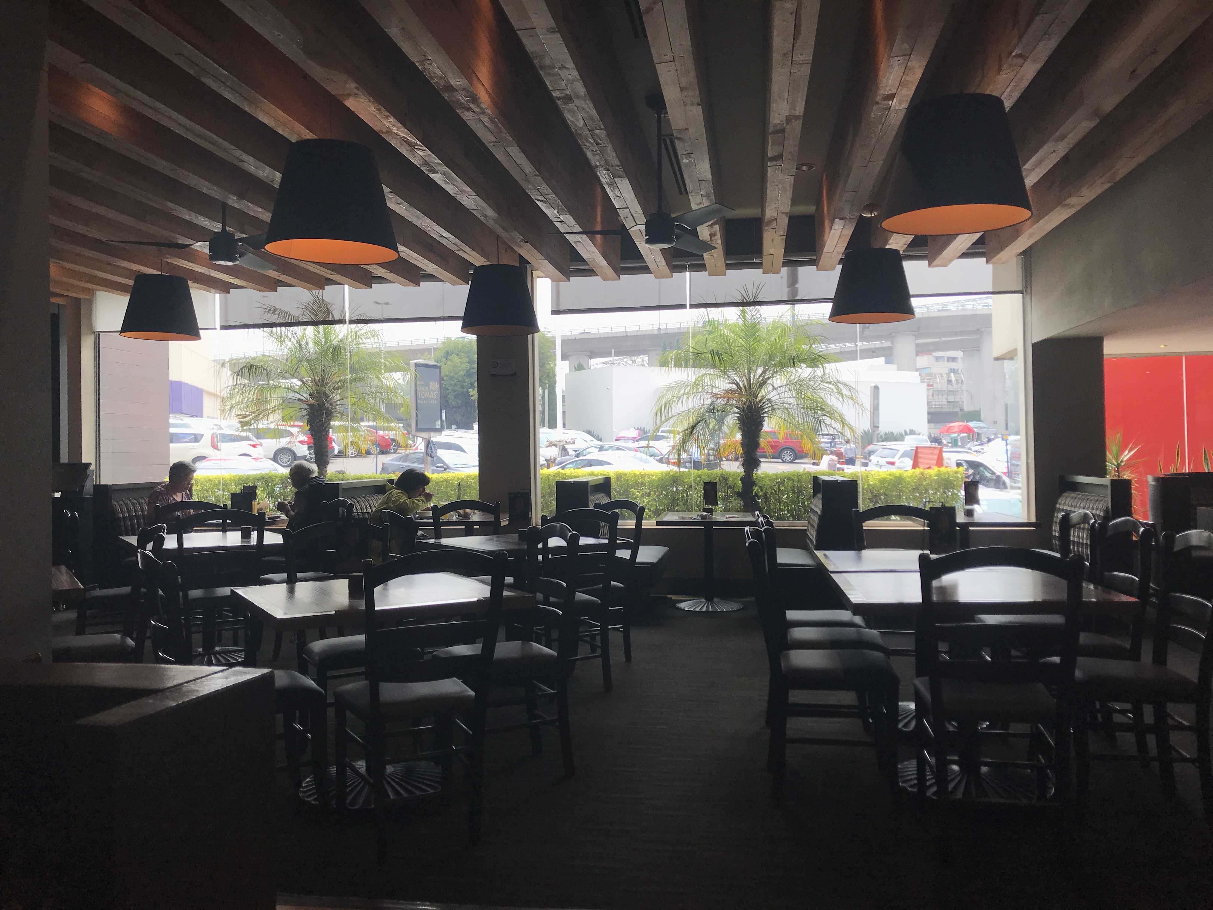 Toks Plaza San Jerónimo image 3