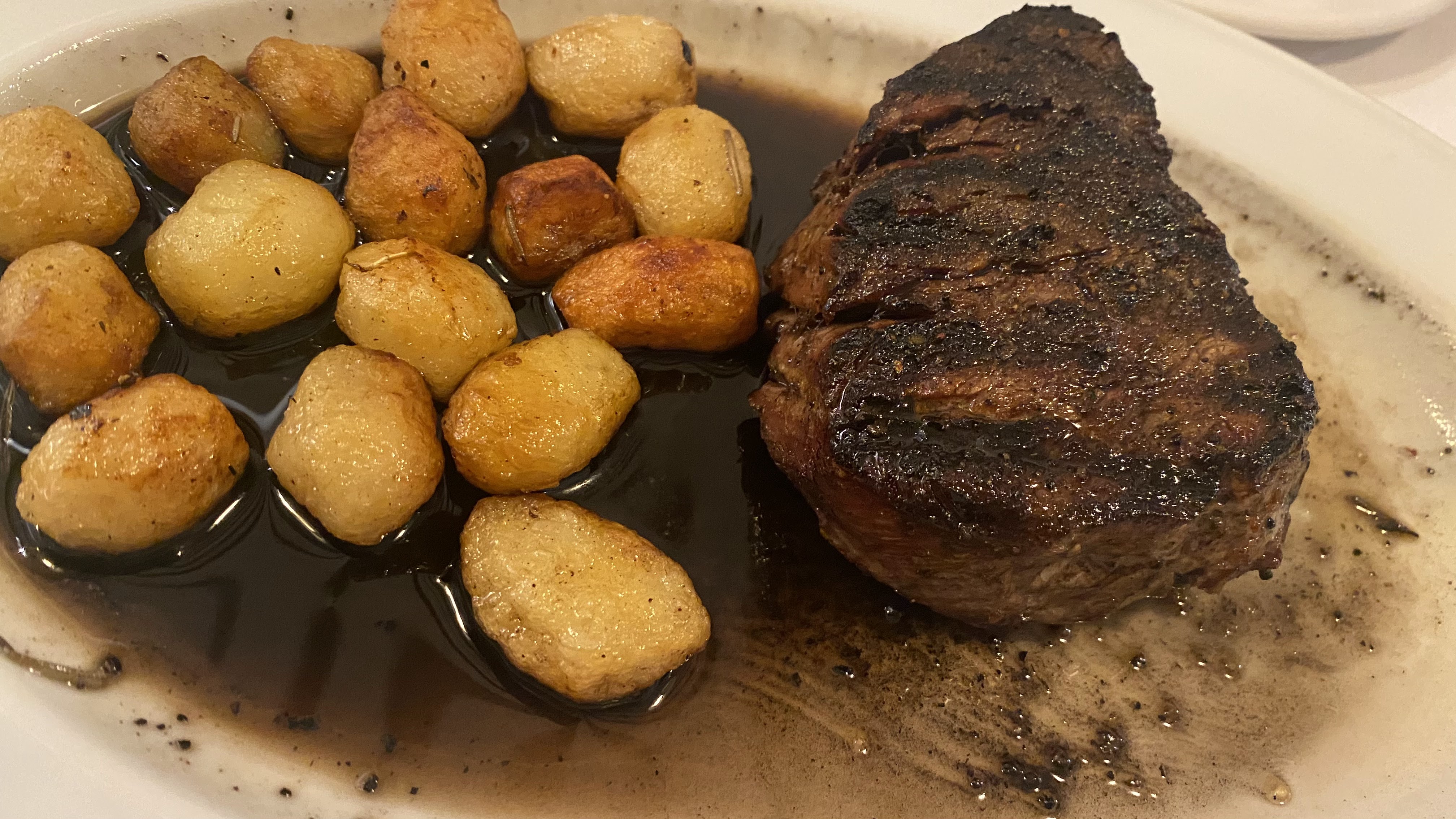 L U C R E Z I O image 2