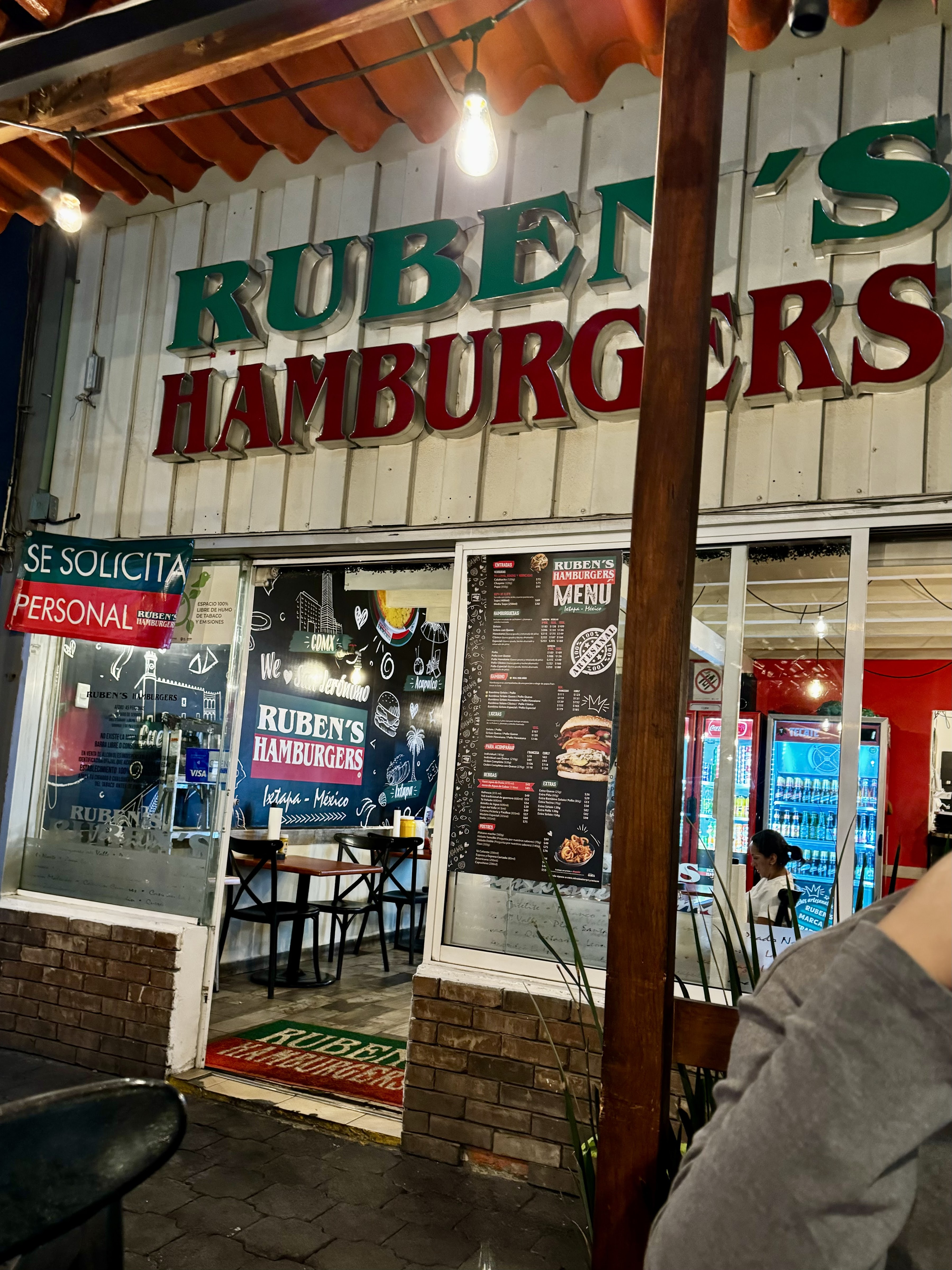 Ruben’s Hamburgers San Jerónimo image 6