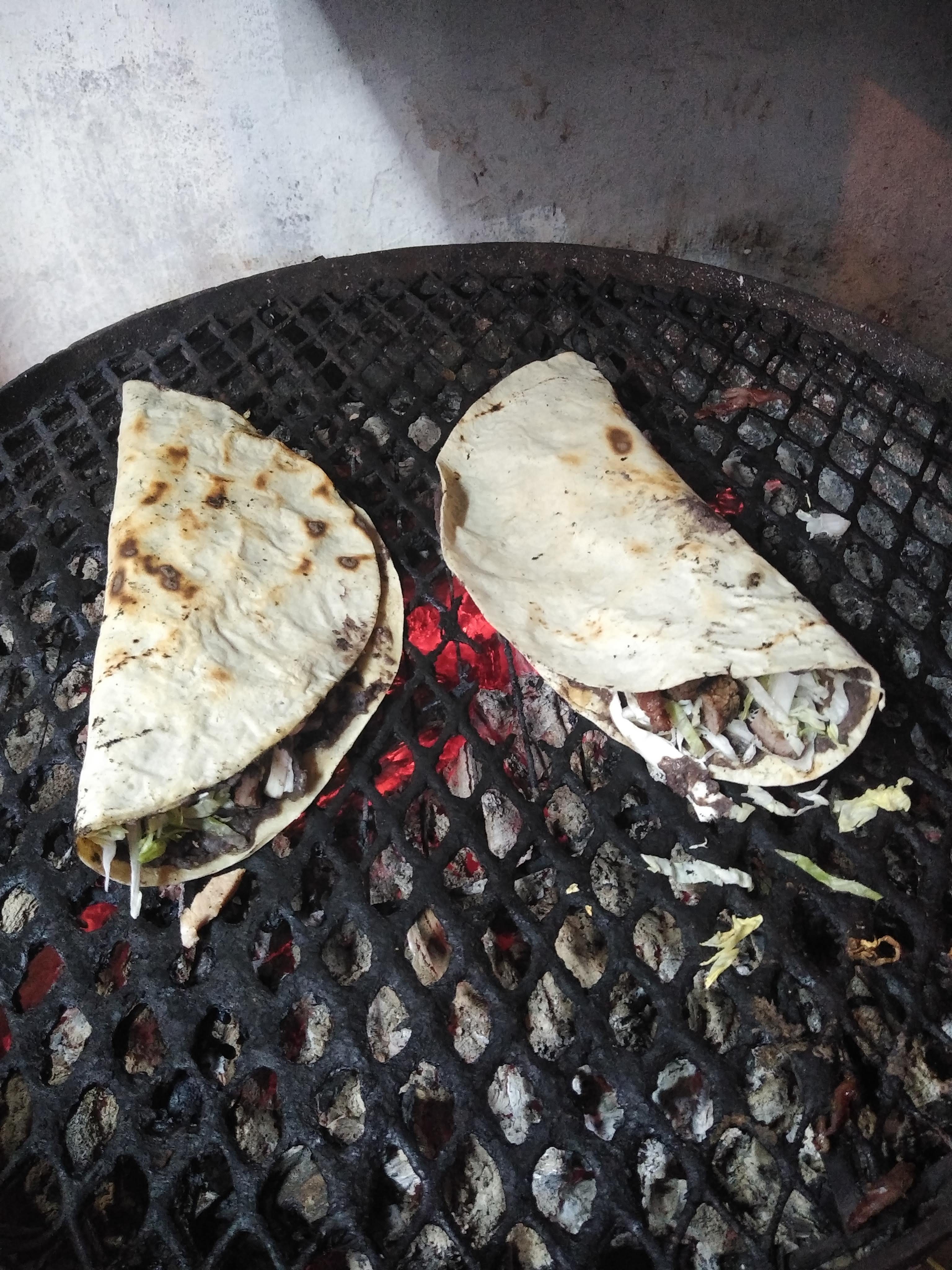 Las Tlayudas al Carbón image 4