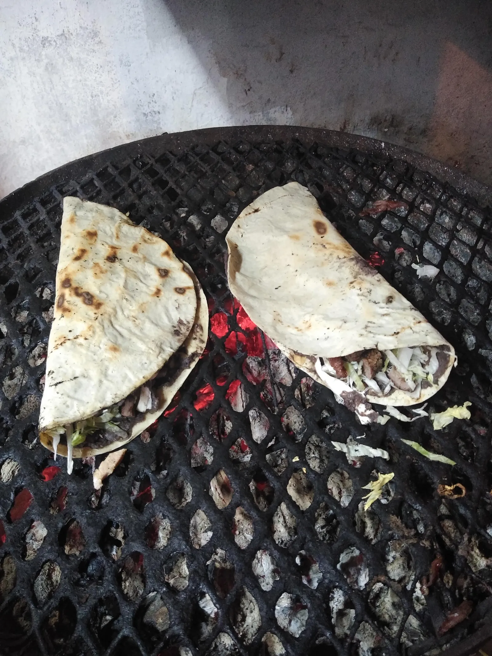 Las Tlayudas al Carbón image 4