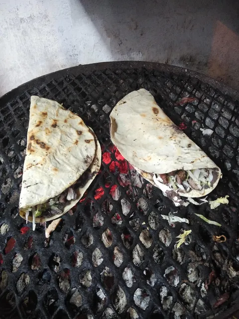 Las Tlayudas al Carbón image 4