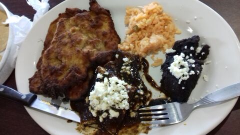 Tres Milagros image 3