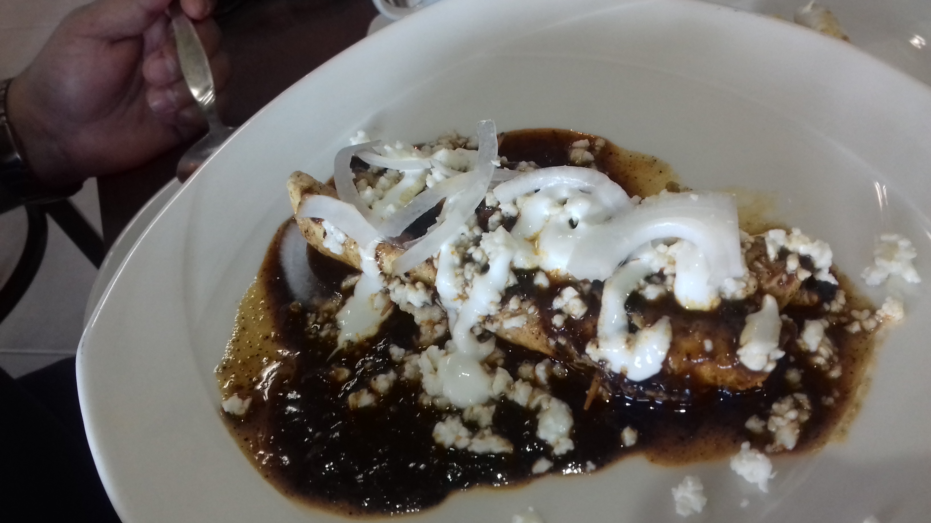 Tres Milagros image 4