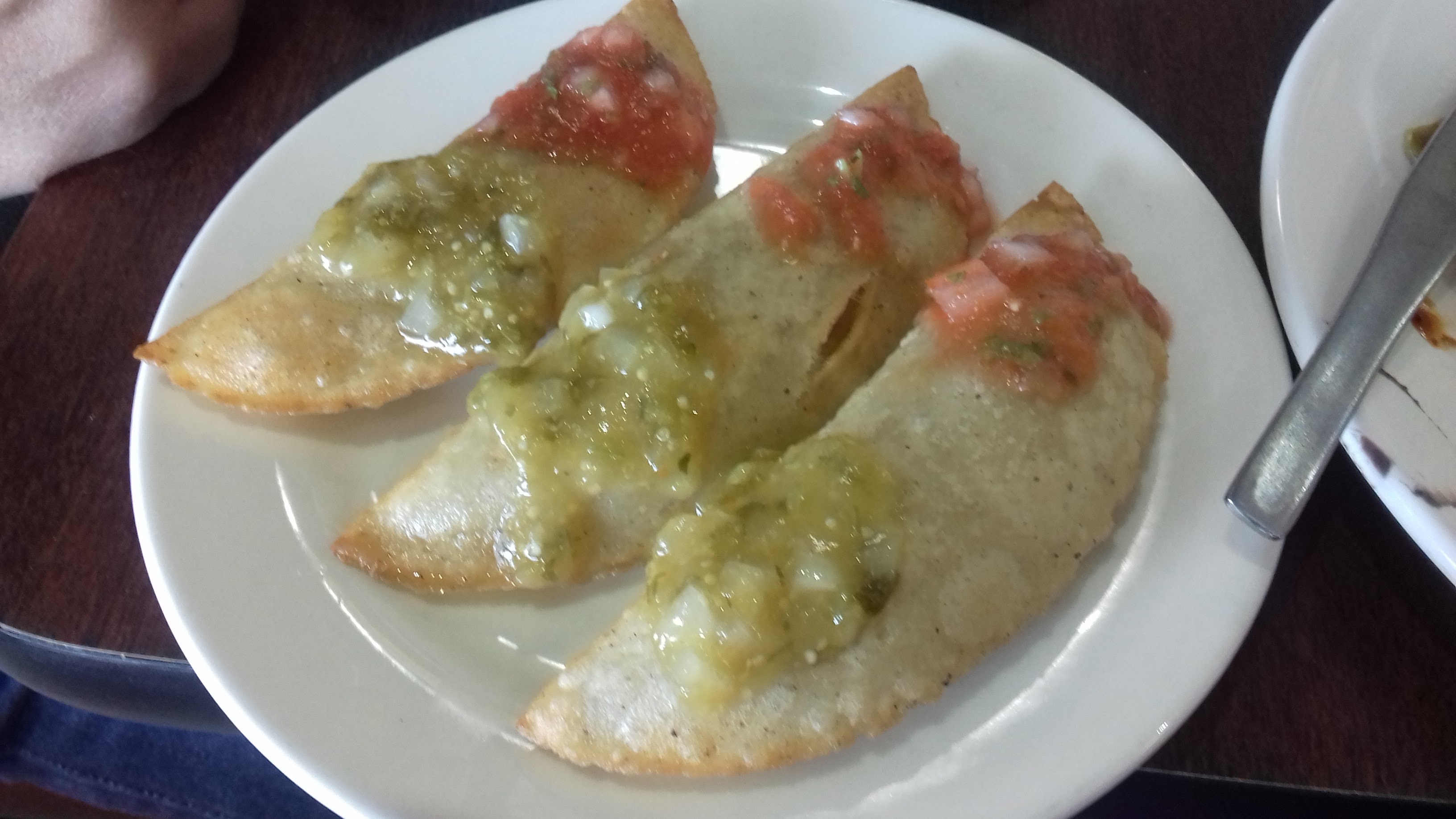 Tres Milagros image 9