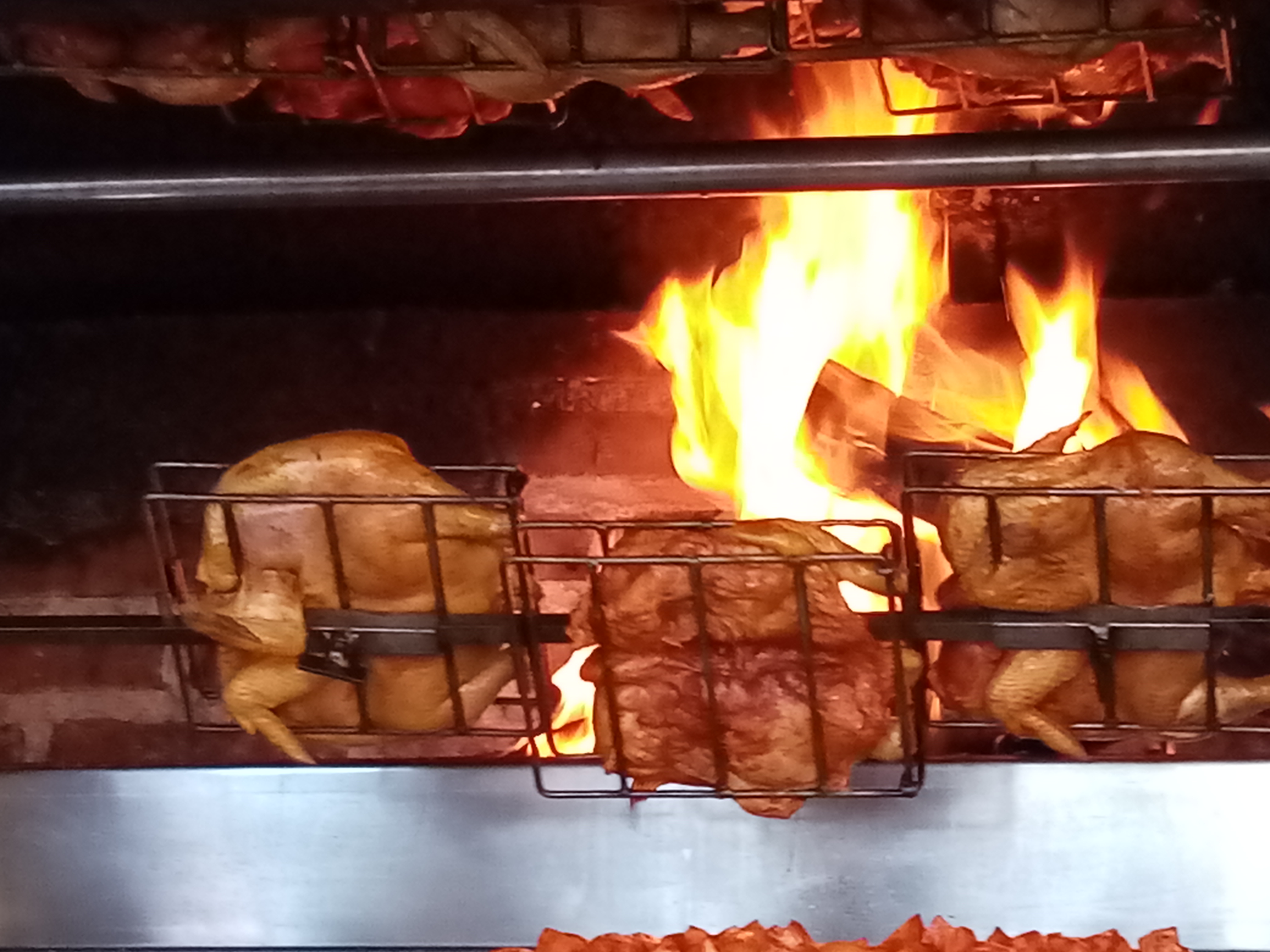 "La Cabaña" pollos a la leña image 1