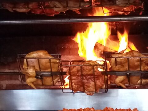 "La Cabaña" pollos a la leña image 1