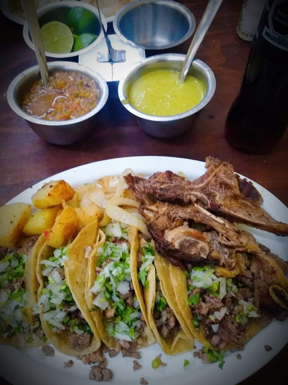 Taquería "El abuelo" image 2