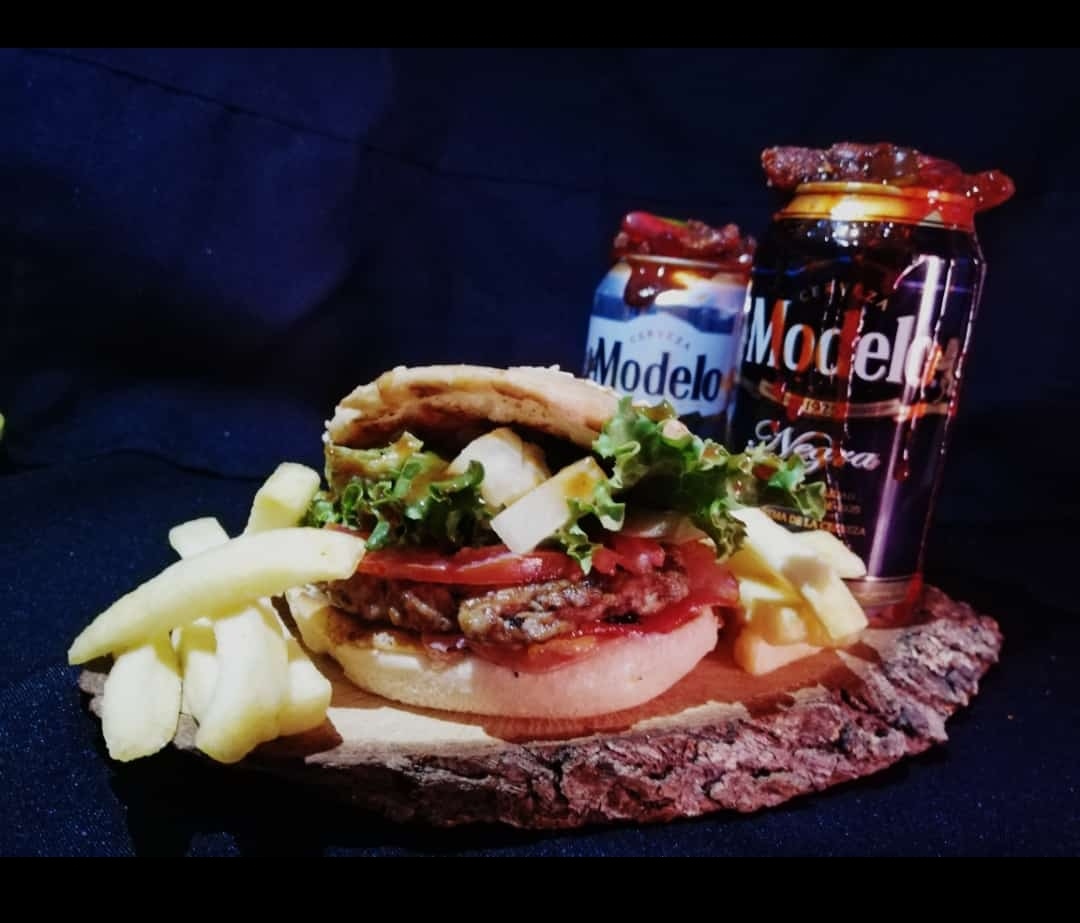 La Carbona Burger's image 4