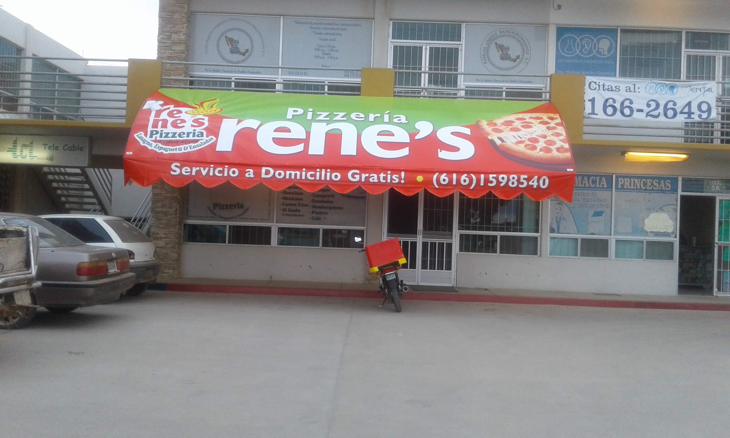 rene's Pizzería image 2