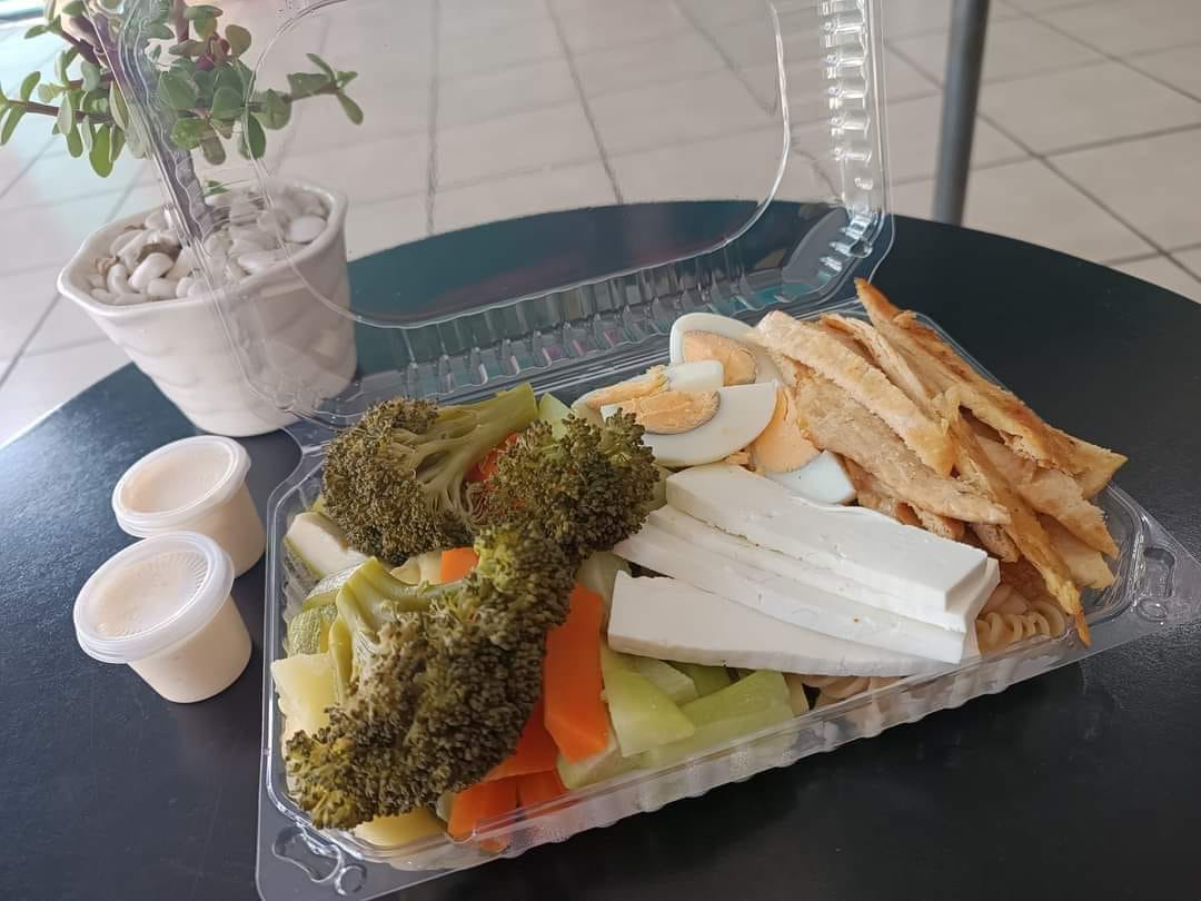 Ensaladas y Snacks Army Fit image 4